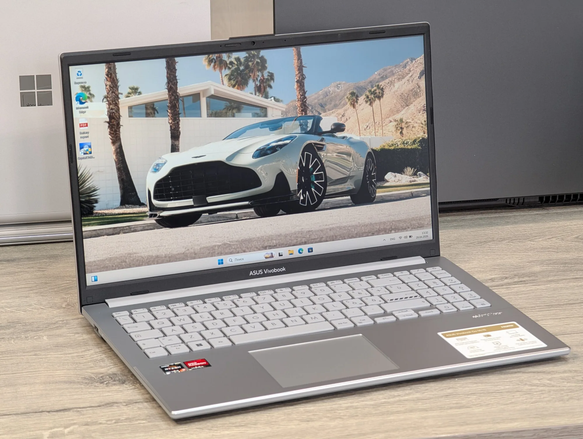 ASUS Vivobook Go 15 | Ryzen 3 7320U | 8GB | 512GB | Radeon Graphics | 15.6″ FHD — vedere 2