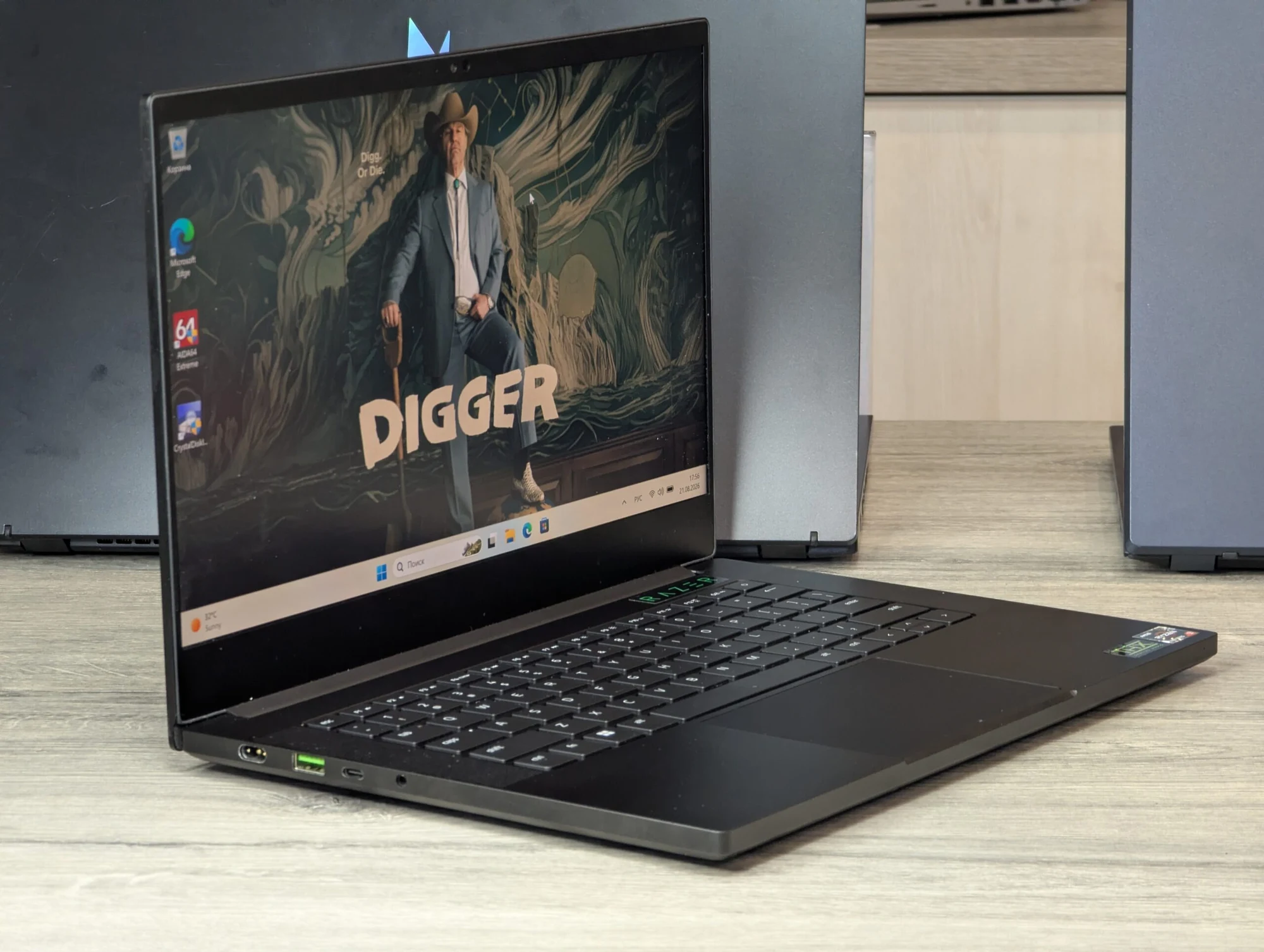 Ca nou! Razer Blade 14 (2022) | AMD Ryzen 7 6800H | RTX 3070 Ti 8GB | 16GB RAM | 1TB | 14.0″ 2.5K 165Hz — miniatură 5