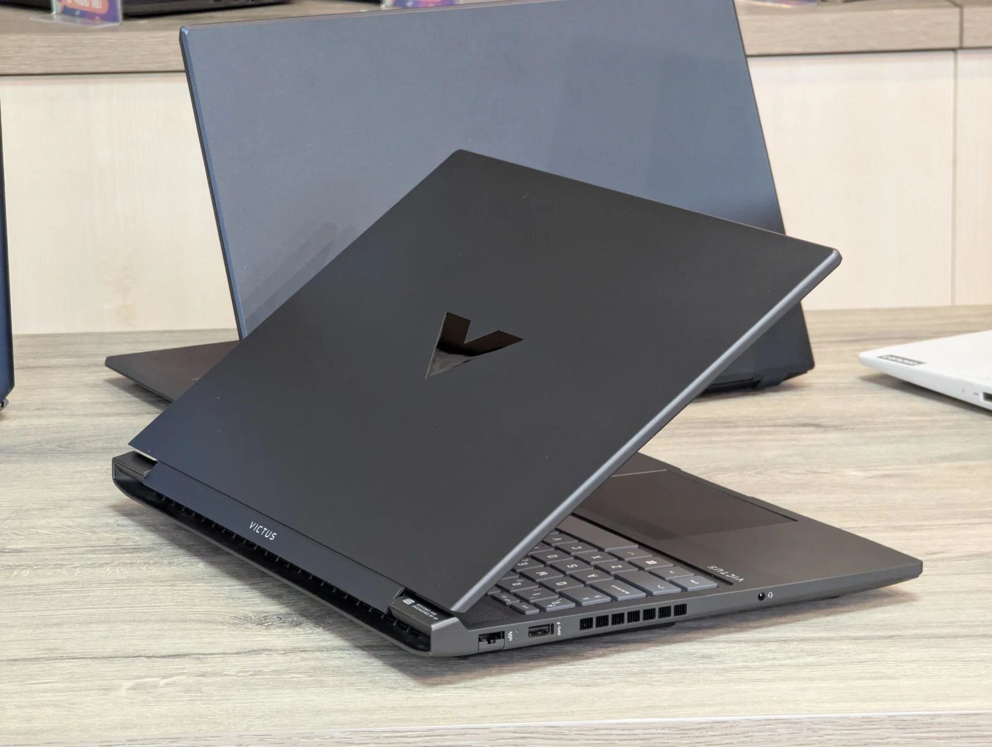 HP Victus 16 | AMD Ryzen 7 7840HS | RTX 4050 6GB | 16GB RAM | 512GB | 16.1″ 144Hz — миниатюра 10