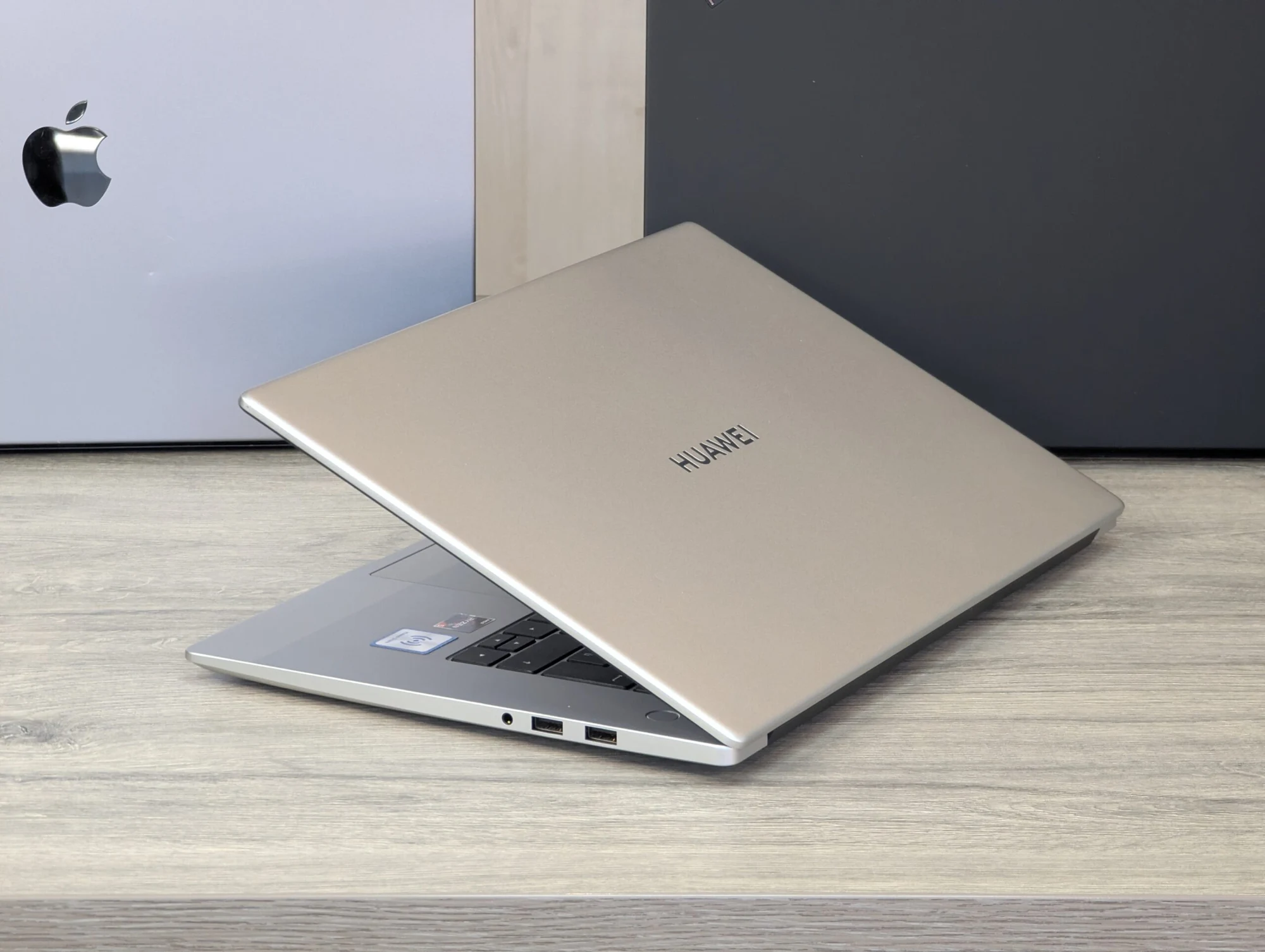 Honor MagicBook D 15 | AMD Ryzen 5 3500U | 8GB | 256GB | Radeon Vega 8 | 15.6″ Full HD IPS — miniatură 10