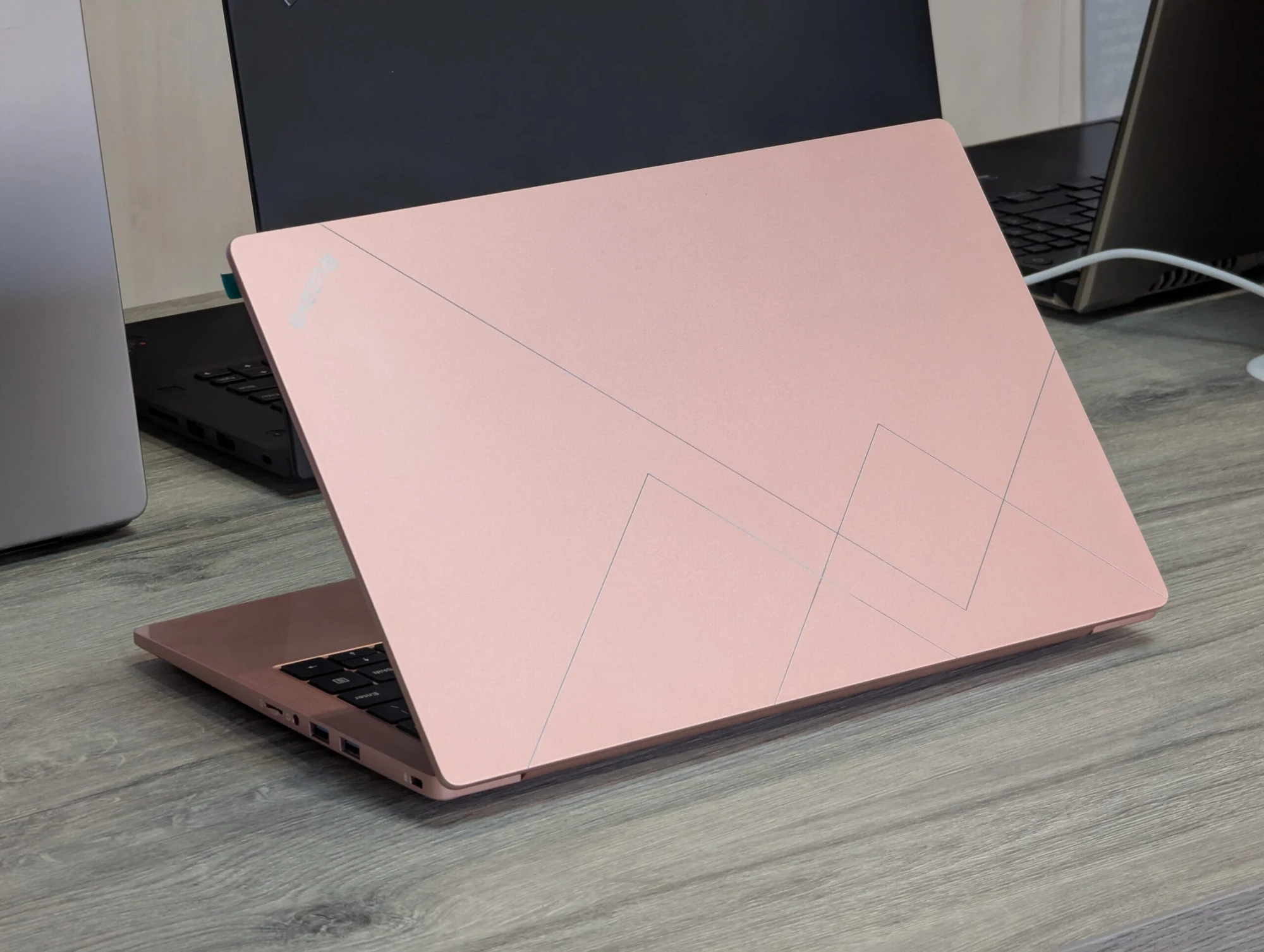 Новый! Ruzava RK70 Rose Gold | Intel Celeron N5095A | 8GB | 256GB SSD | Intel UHD | 14.0″ Full HD — миниатюра 7