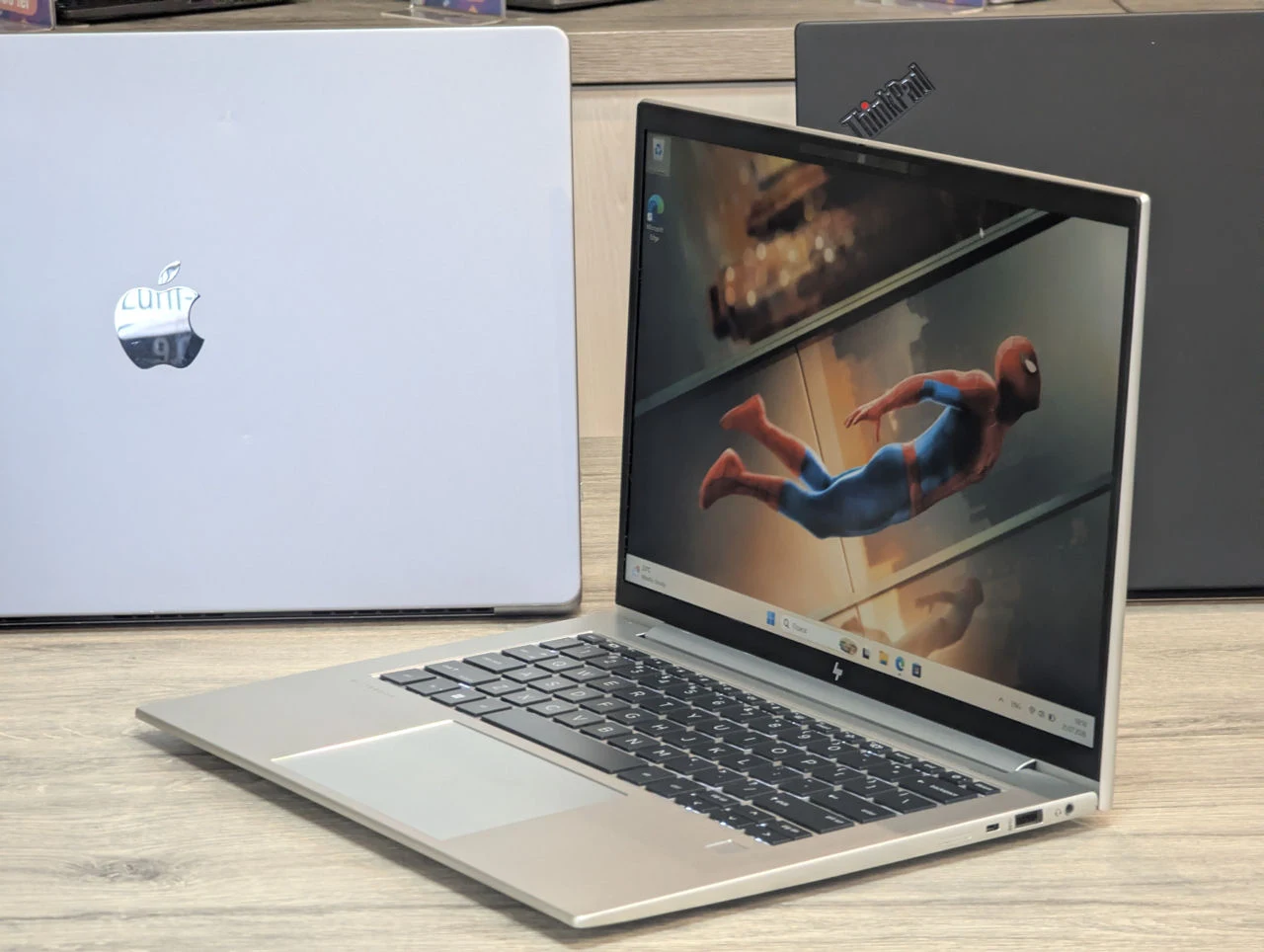 HP EliteBook 845 G10 | Ryzen 5 PRO 7545U | 16GB | 256GB | AMD Radeon 740M | 14.0″ WUXGA — miniatură 3
