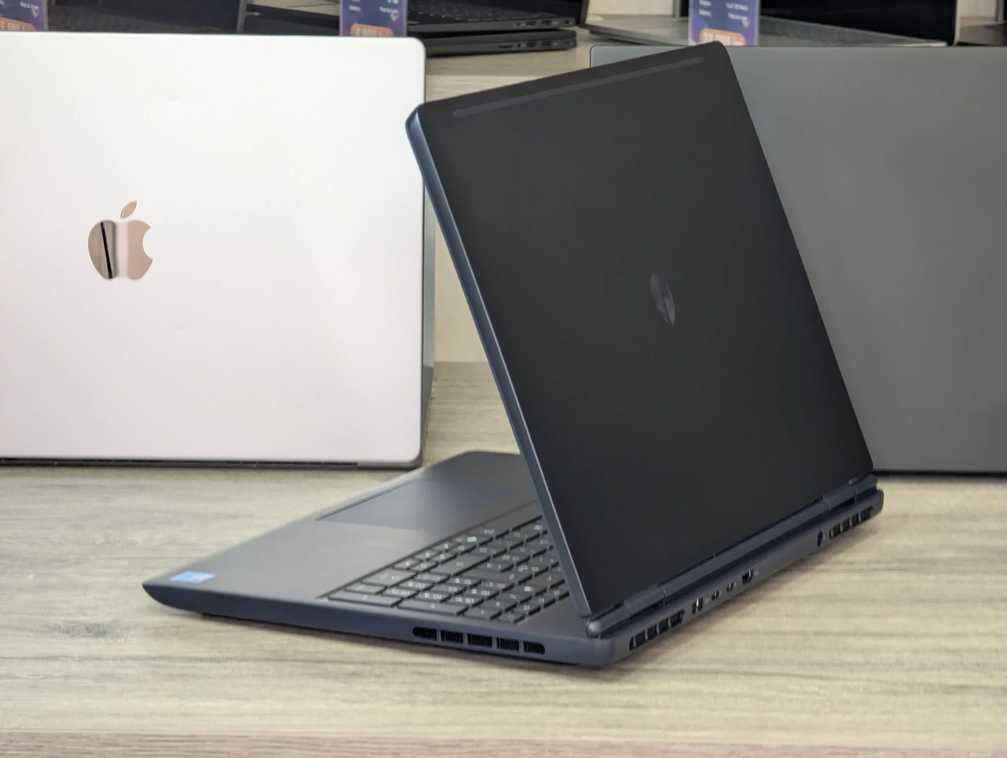 Alienware 16 Aurora AC16250 | Intel Core 7 240H | 16GB DDR5 | 1TB SSD | RTX 5060 8GB | 16.0″ 2.5K 120Hz — miniatură 10