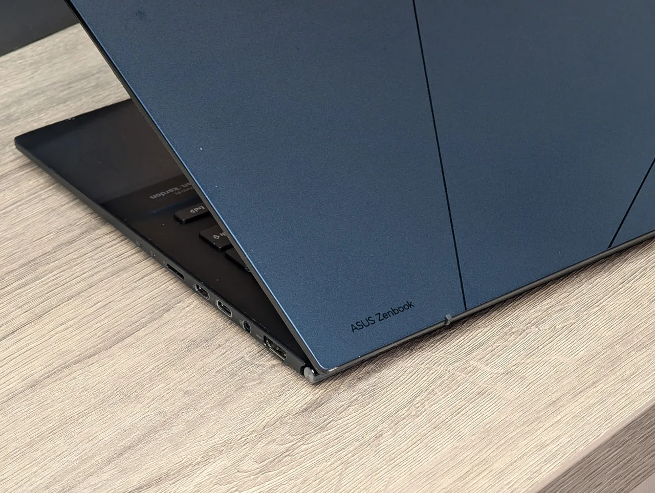 Asus Zenbook UX340 | Intel i5 1240P | 8GB | 512GB | 14″ 2K 90Hz — miniatură 10