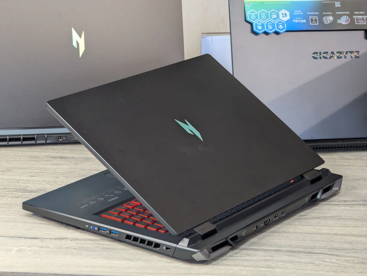 Acer Nitro 17 AN17-42 | Ryzen 7 8745HS | 32GB Ram | 1TB | RTX 4070 8GB | 17.3″ — miniatură 12