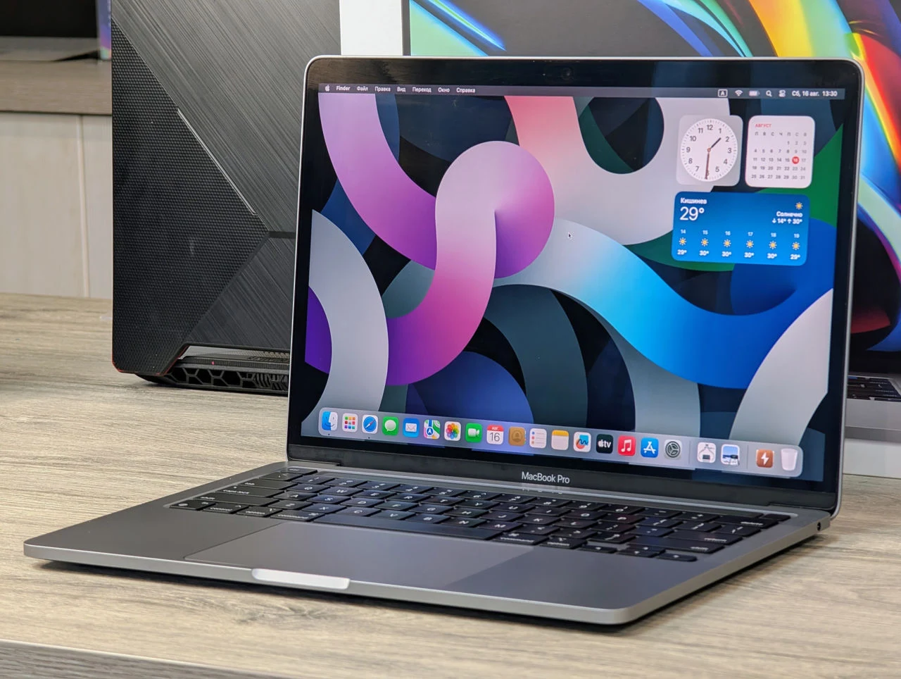 Apple MacBook Pro 13 (2020) | Apple M1 | 16GB RAM | 256GB SSD | 13.3″ — miniatură 4