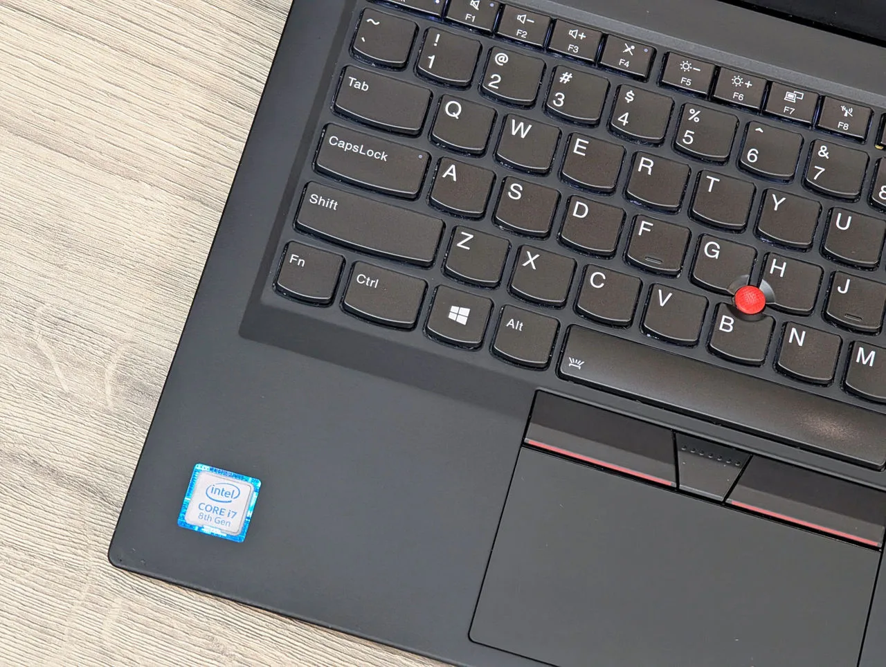 Lenovo ThinkPad X1 Carbon Gen 6 | i7 8550U | 16GB | 256GB | 14″ IPS — miniatură 9