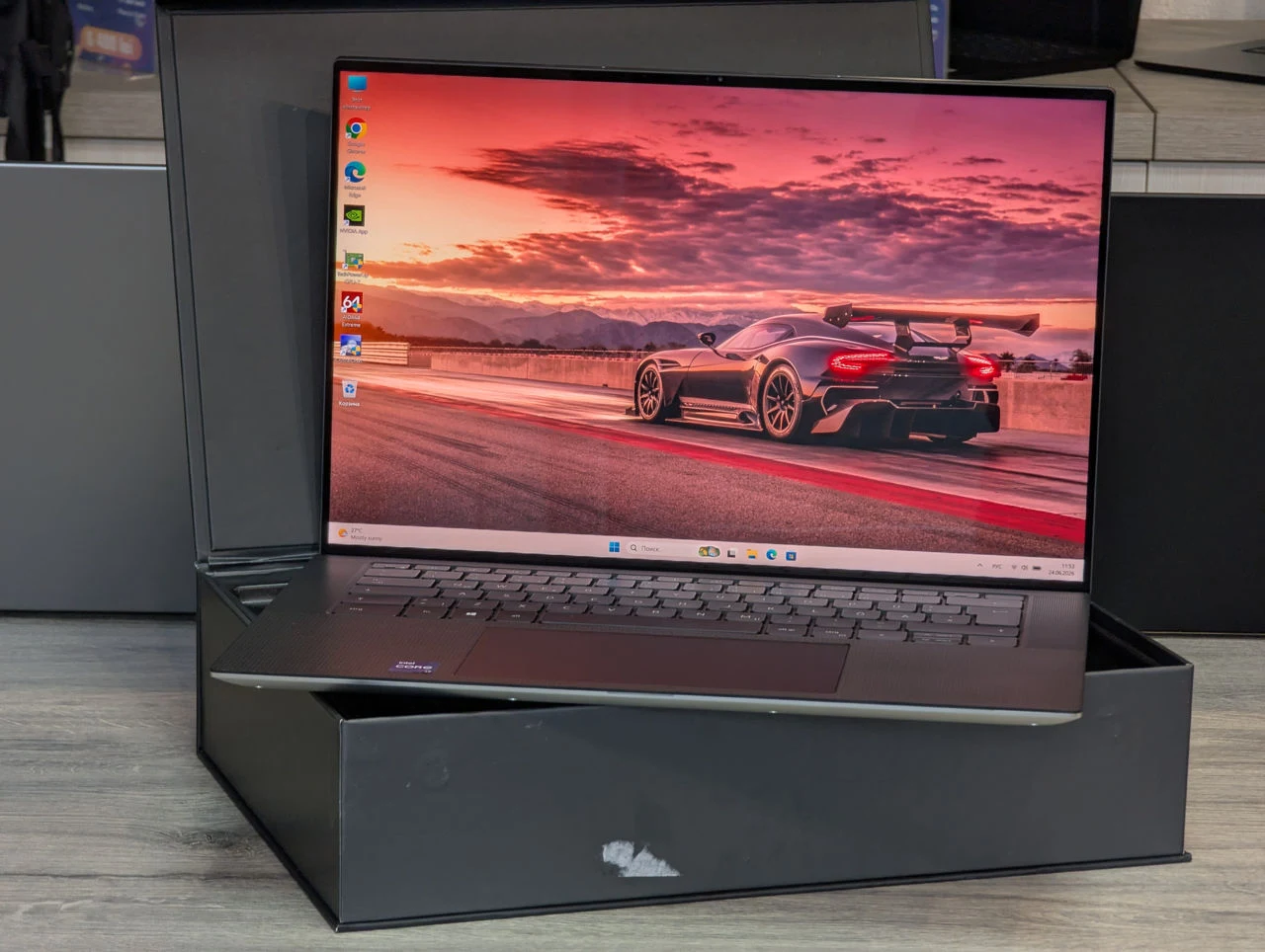 Dell XPS 15 9510 | Core i7-11800H | 16 GB | 1TB SSD | GeForce RTX 3050 Ti 4GB | 15.6″ 4K UHD+ Touch — miniatură 3