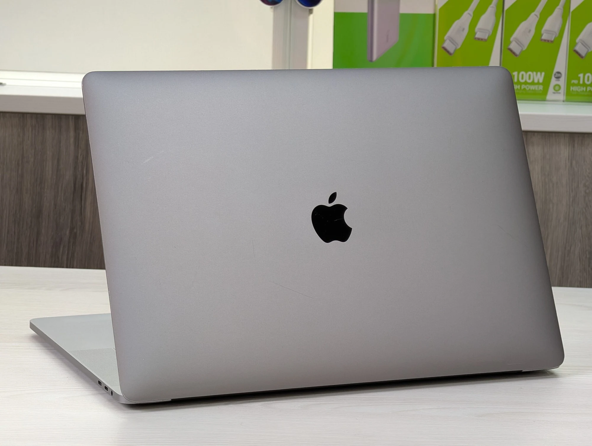 MacBook Pro 15 2016 | Core i7 | 16GB | 512GB | Radeon Pro 455 | Retina Display — miniatură 11