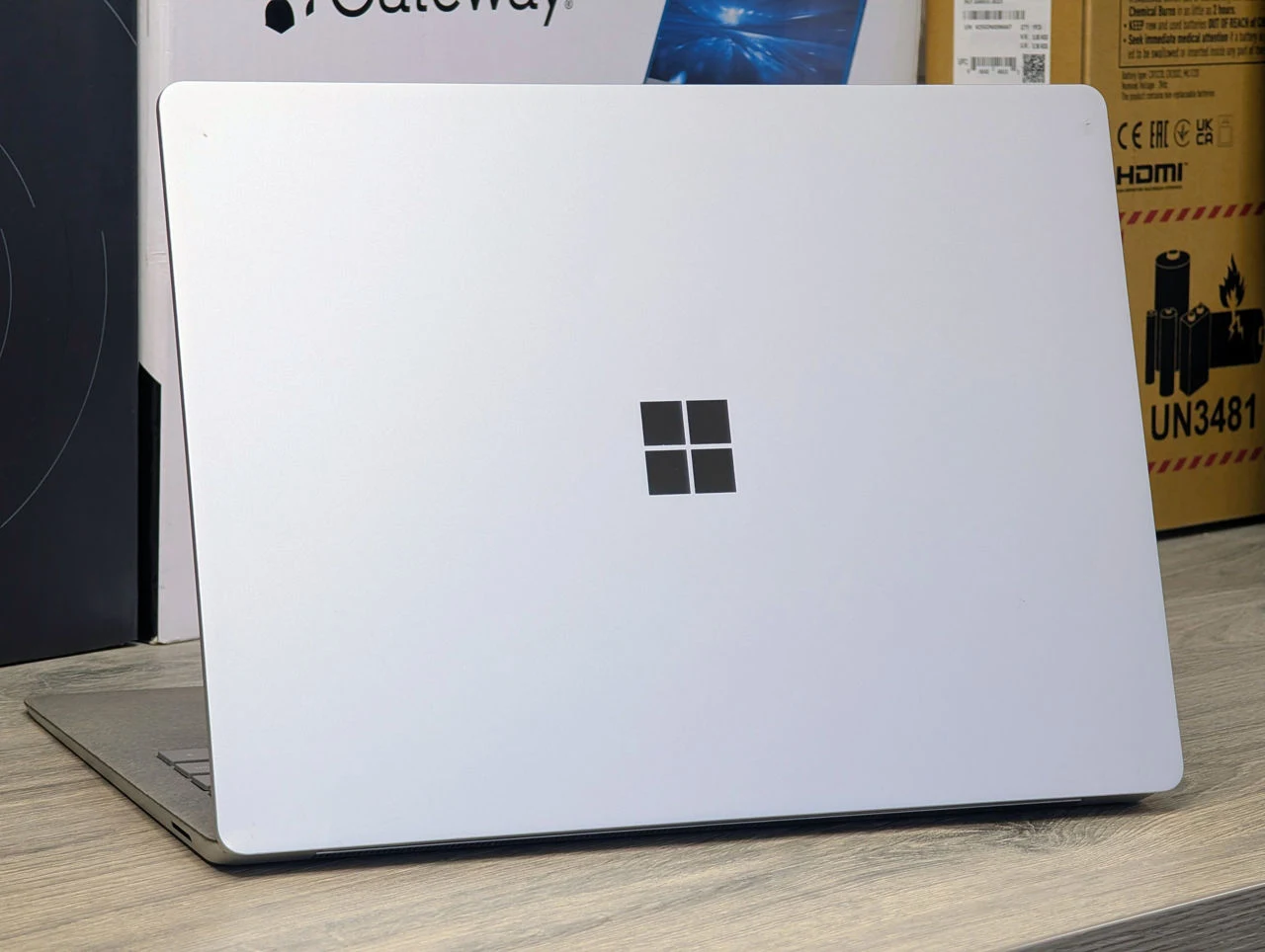 Surface Laptop 2 | i5 8250U | 8GB | 256GB | 13.5″ Touch — miniatură 9