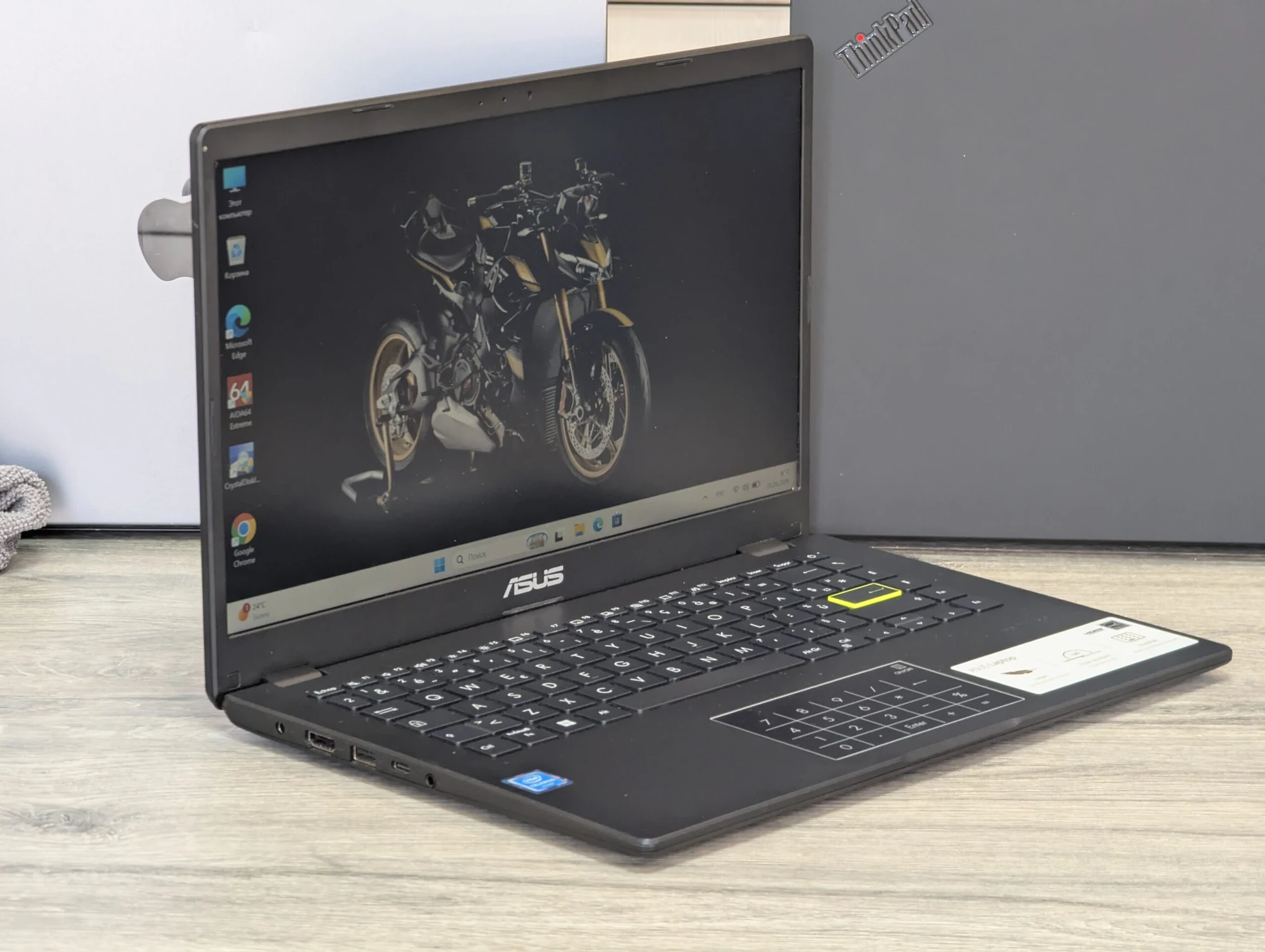 ASUS VivoBook 14 | Intel Celeron N4020 | 8GB | 128GB eMMC | Intel UHD 600 | 14.0″ — miniatură 5