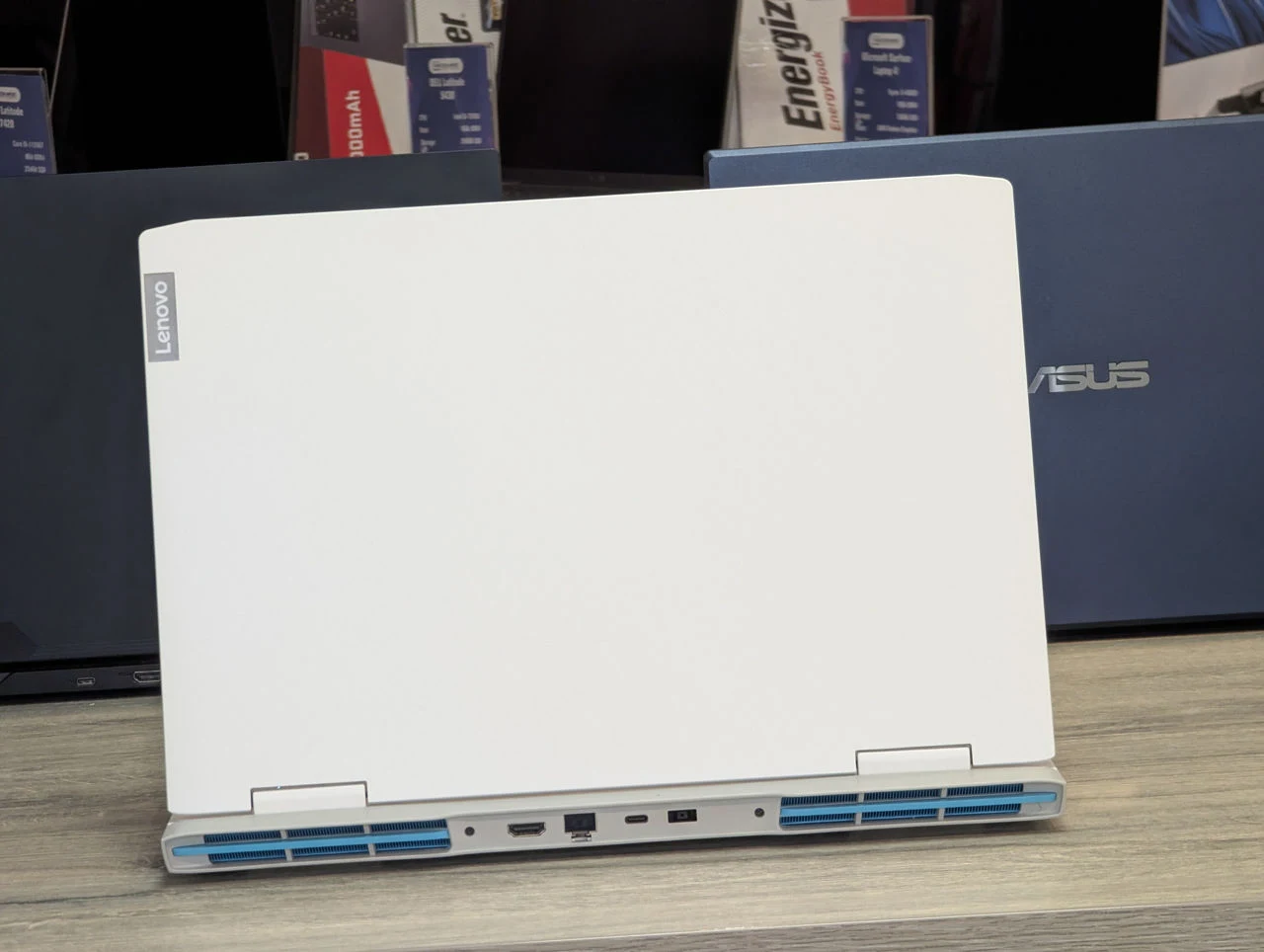 Lenovo IdeaPad Gaming 3 | Ryzen 7 6800H | RTX 3050 Ti | 16GB | 512GB | 15.6″ FHD 120Hz — miniatură 6