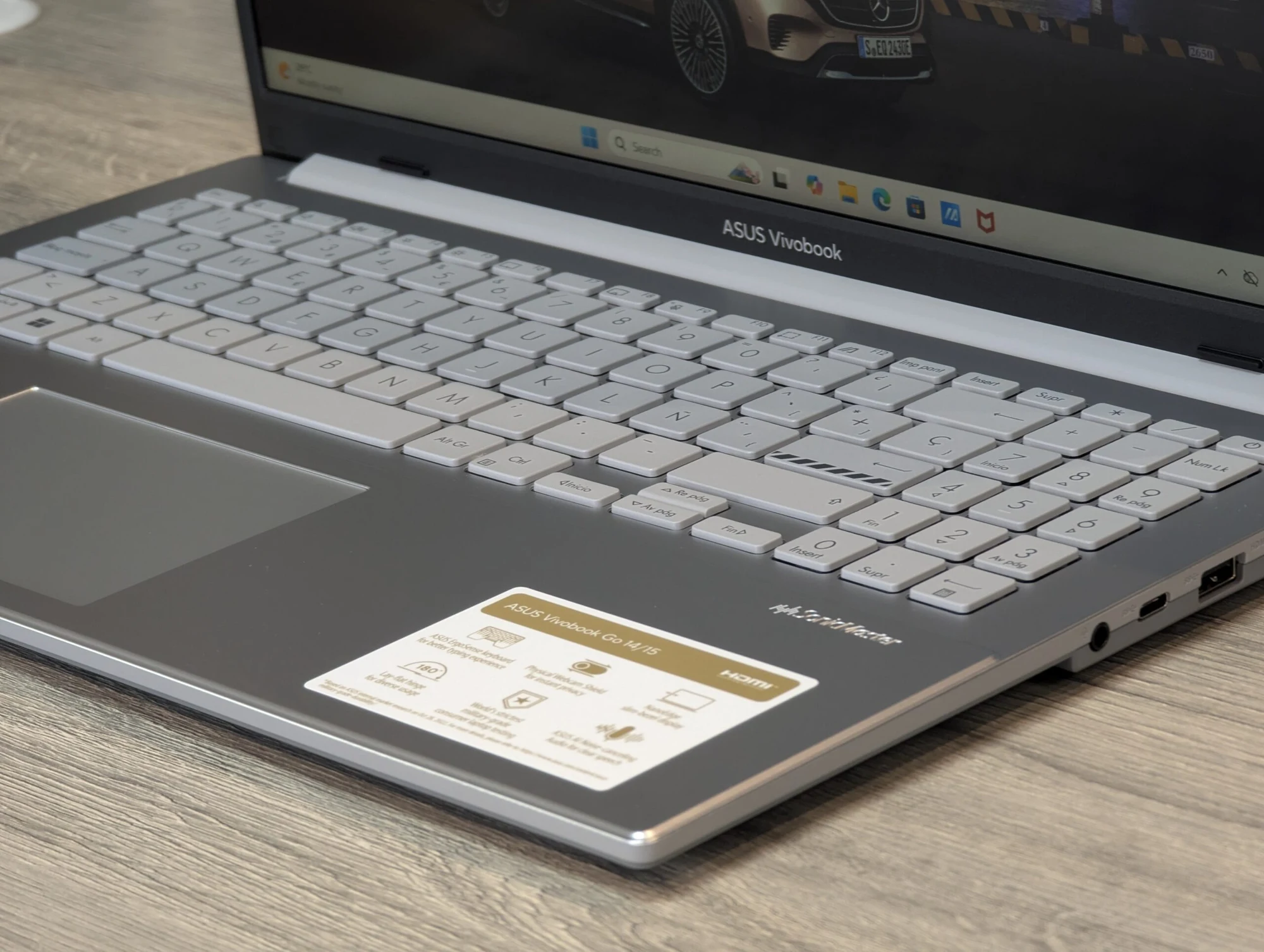 Nou! ASUS Vivobook 15 | Ryzen 5 7520U | 16GB | 512GB | AMD Radeon Graphics | 15.6″ Full HD — miniatură 8