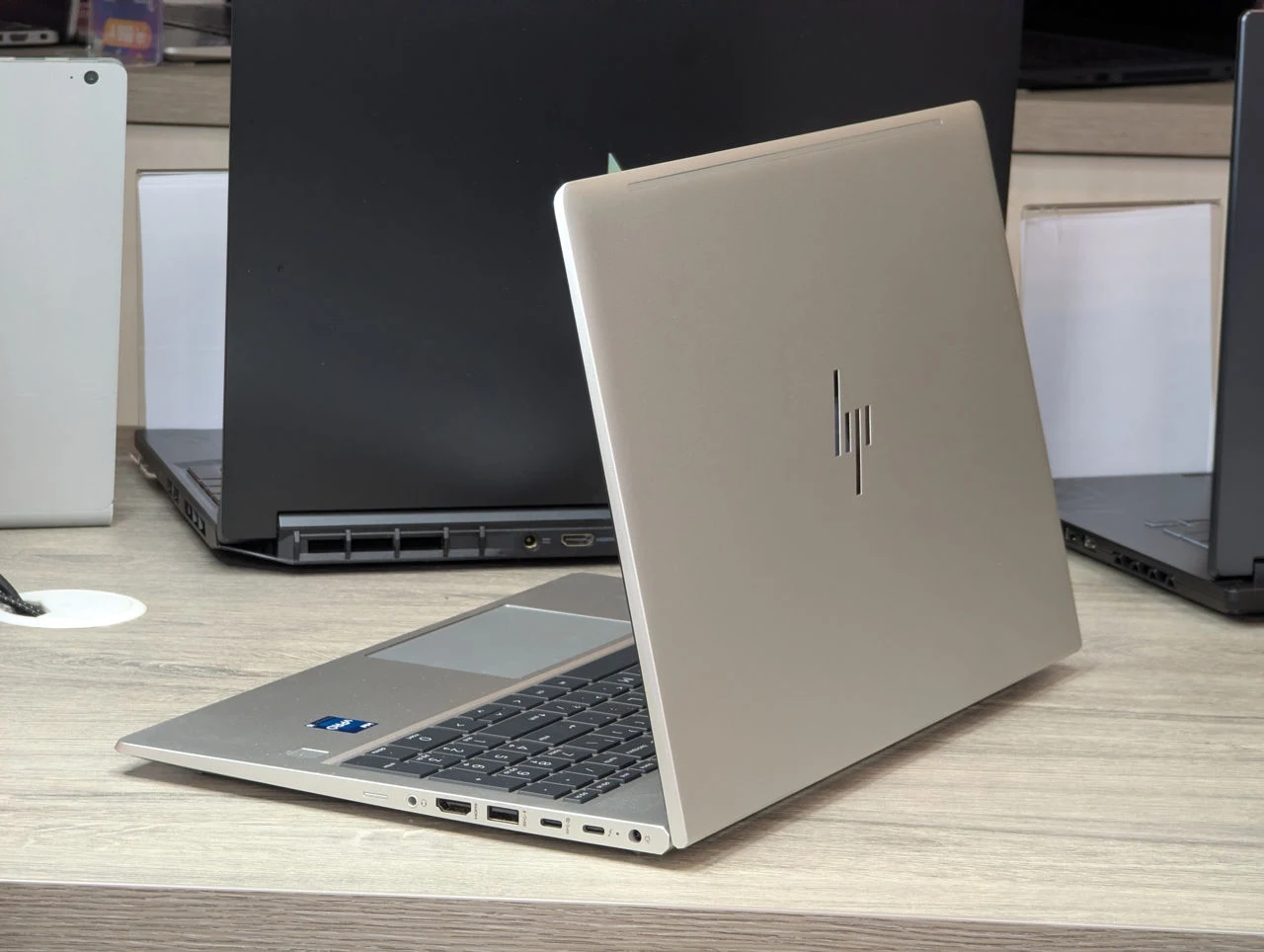 Nou! HP EliteBook 650 G10 | 15.6″ | Intel Core i5-1335U | 16GB RAM | 512GB | FHD IPS Touch — miniatură 8