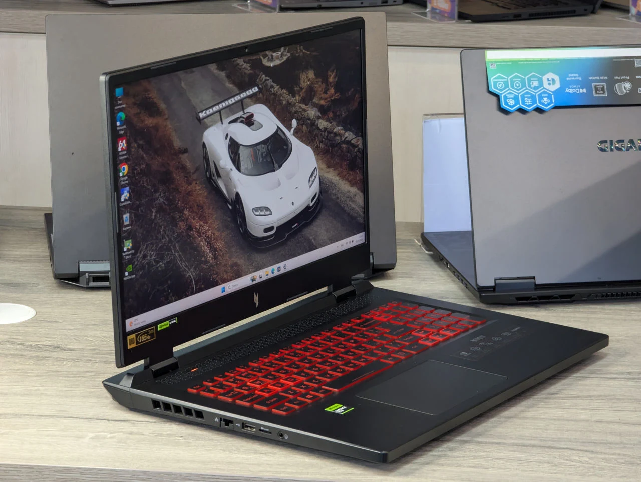 Acer Nitro 17 AN17-42 | Ryzen 7 8745HS | 32GB Ram | 1TB | RTX 4070 8GB | 17.3″ — miniatură 6