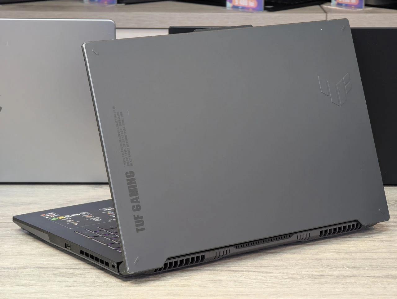 ASUS TUF Gaming A17 | Ryzen 5 6600HS | 16GB Ram | 512GB SSD SK hynix | RTX 4050 | 17.3″ — miniatură 8