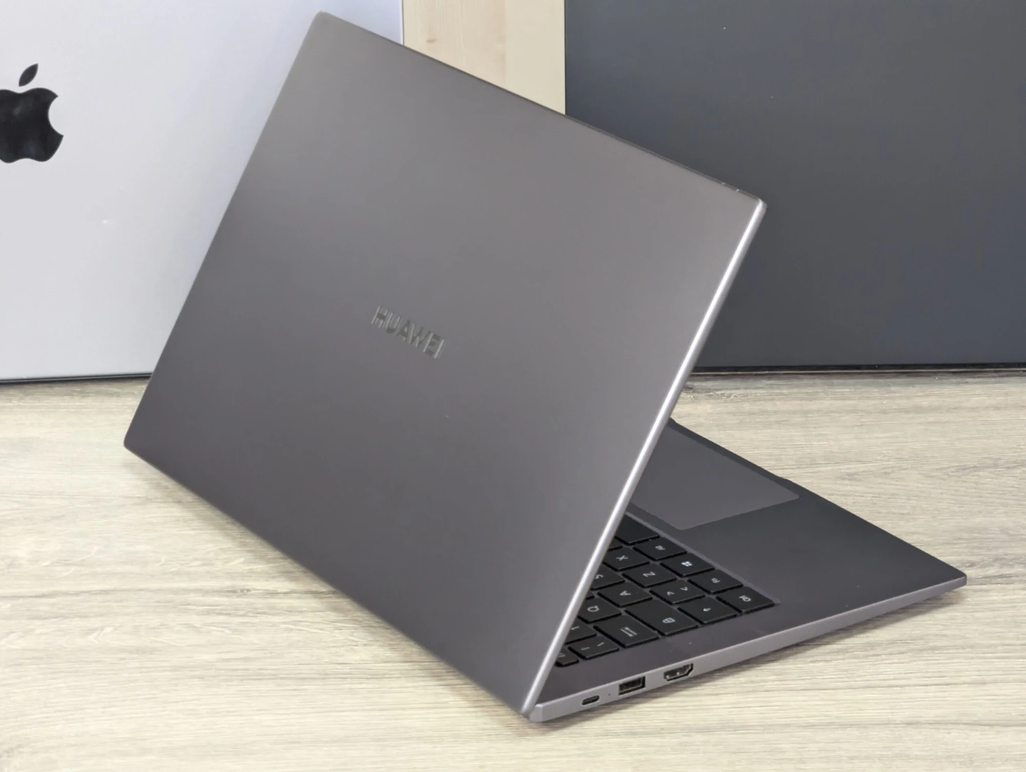 Nou! Honor MagicBook 14 | AMD Ryzen 5 3500U | 8GB | 256GB SSD | Radeon Vega 8 | 14.0″ Full HD — miniatură 9