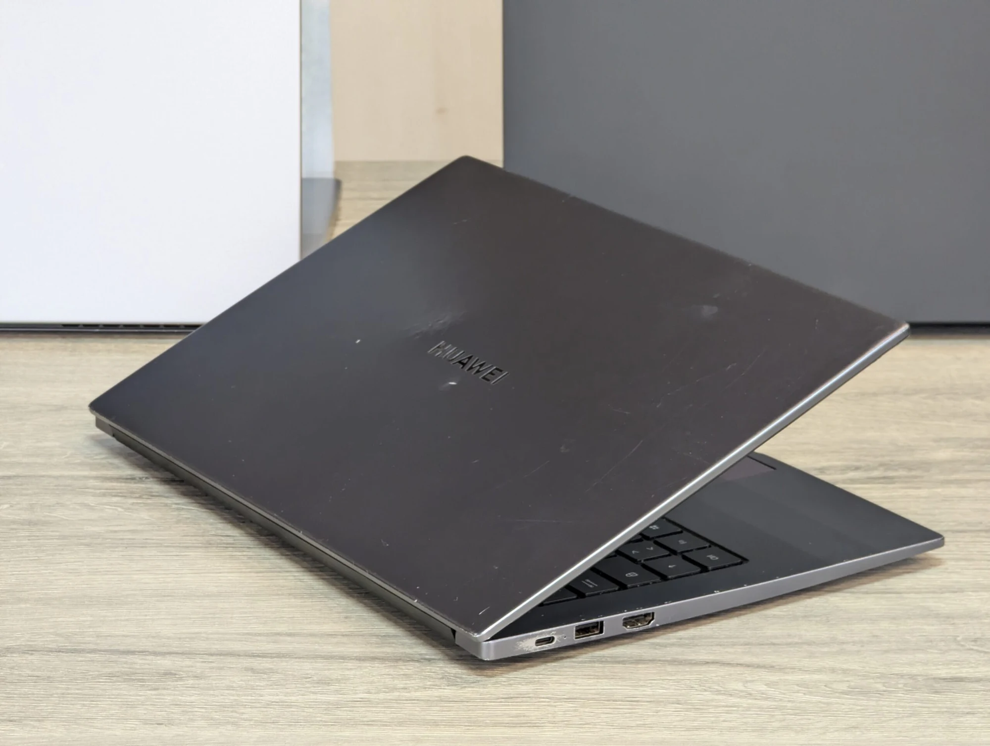 Huawei MateBook D 14 (NBLK-WAX9X) | Ryzen 7 3700U | 8GB | 256GB SSD | RX Vega 10 | 14.0″ Full HD IPS — miniatură 12