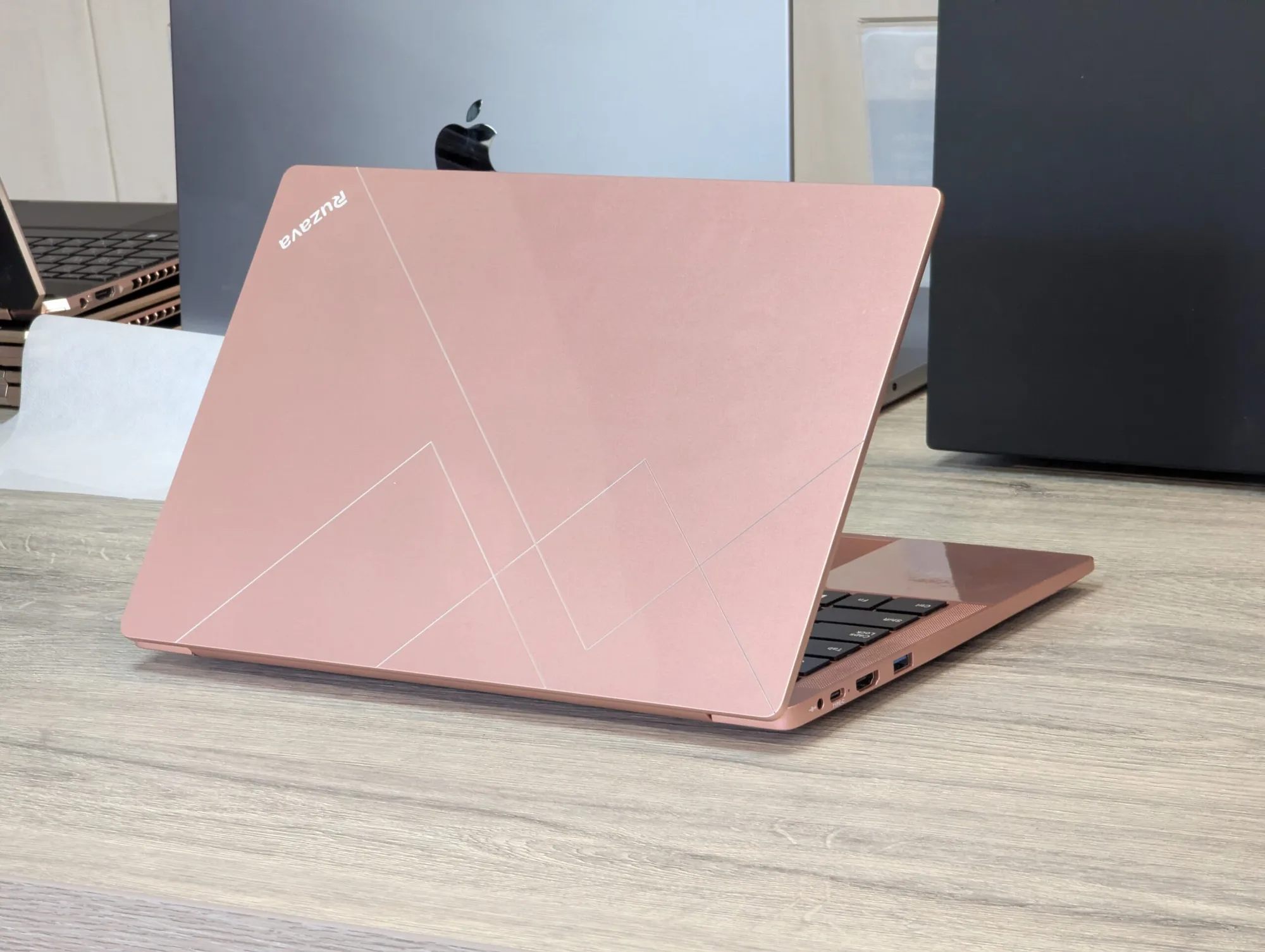 Новый! Ruzava RK70 Rose Gold | Intel Celeron N5095A | 8GB | 256GB SSD | Intel UHD | 14.0″ Full HD — миниатюра 8