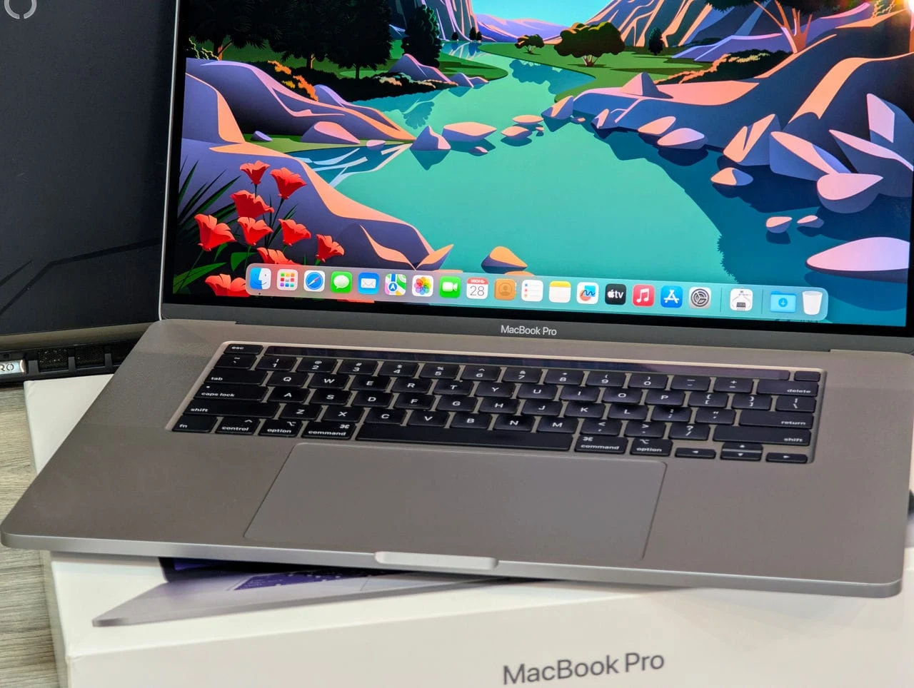 MacBook Pro 16 2019 | i7 9750H | 16GB | 512GB | Radeon Pro 5300M | 16″ Retina — miniatură 9