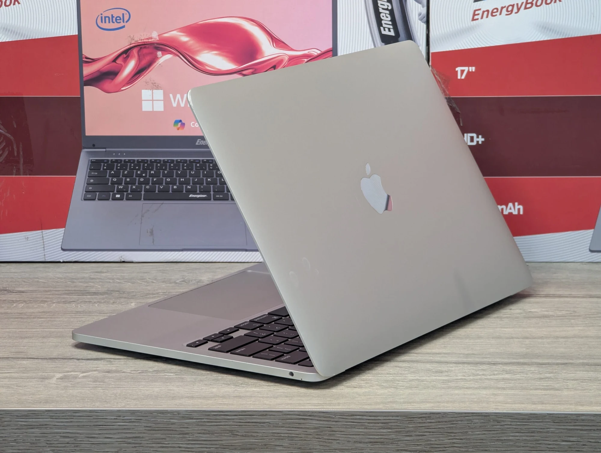 Apple MacBook Pro 13 (2020) | Apple M1 | 16GB RAM | 1TB | 13.3″ — miniatură 8