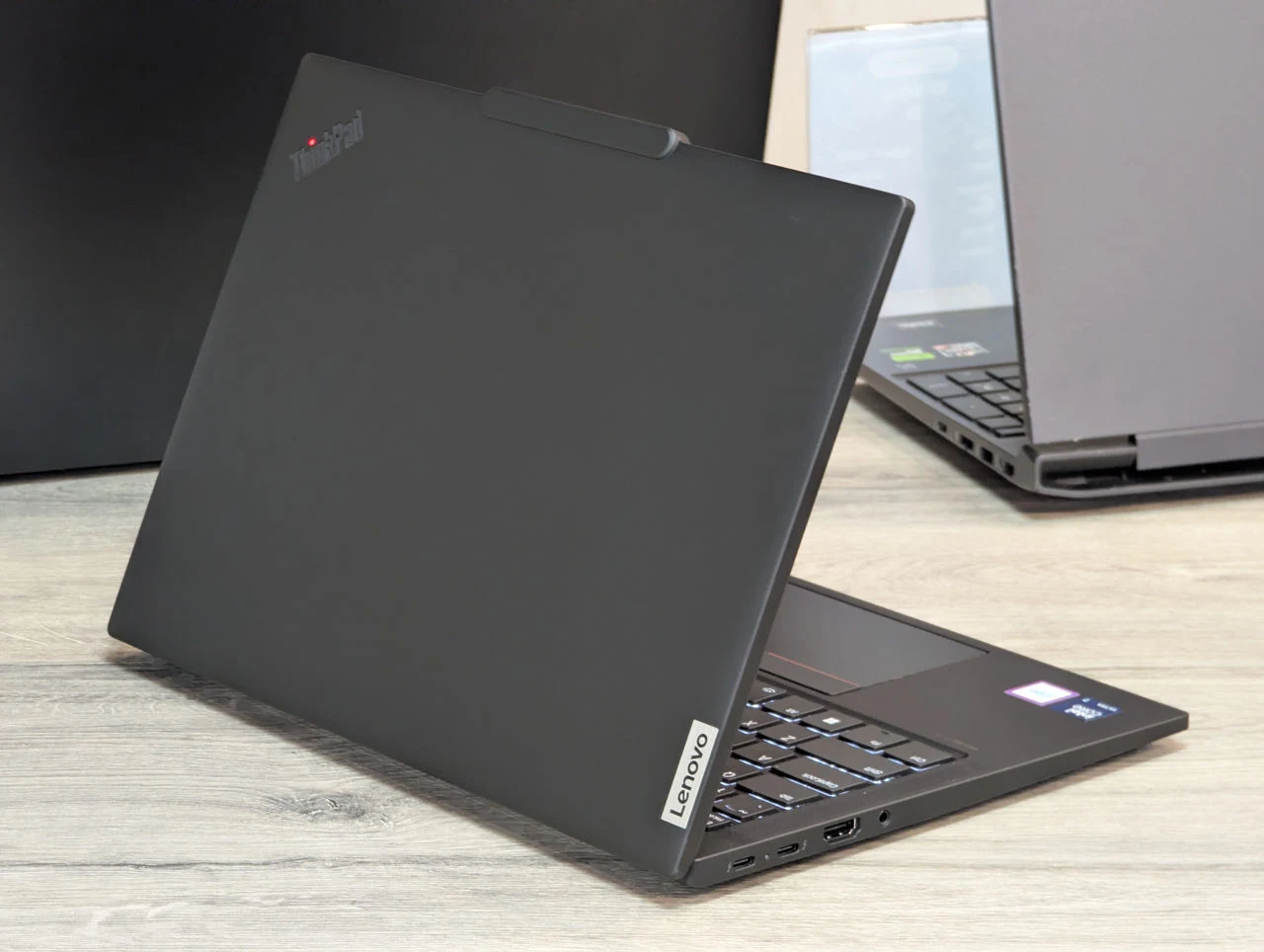 Lenovo ThinkPad T14s Gen 5 | Ultra 7 155U | 32GB Ram | 512GB — miniatură 11