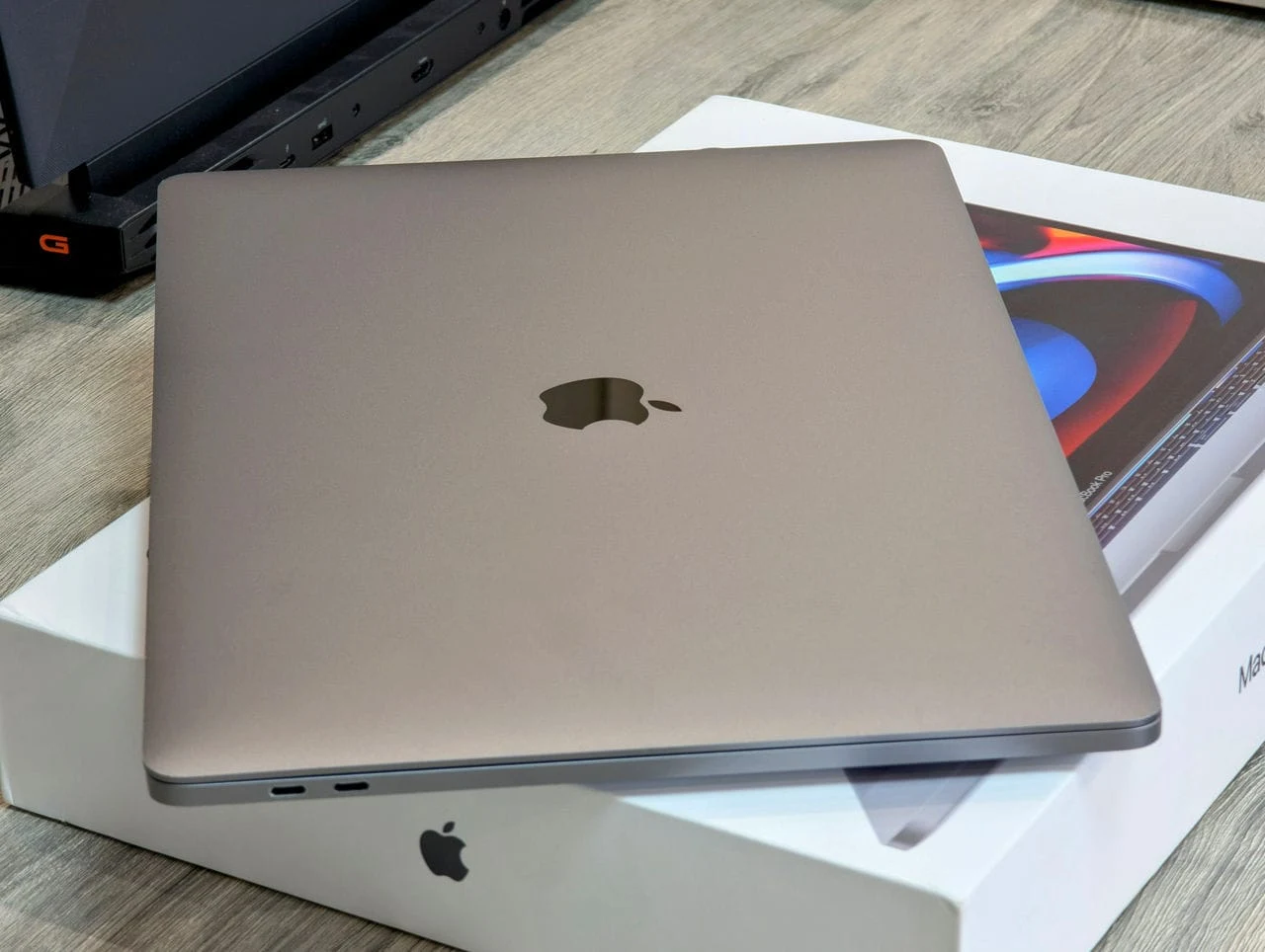 MacBook Pro 16 2019 | i7 9750H | 16GB | 512GB | Radeon Pro 5300M | 16″ Retina — miniatură 15