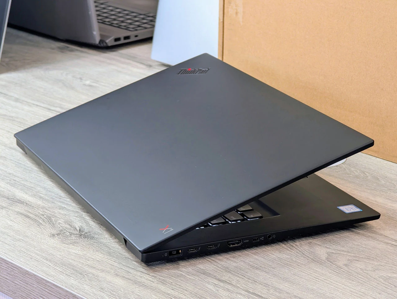 Lenovo ThinkPad X1 Extreme Gen 1 | i7-8750H | 16GB | 256GB | GTX 1050 Ti 4GB | 15.6″ FHD — miniatură 9