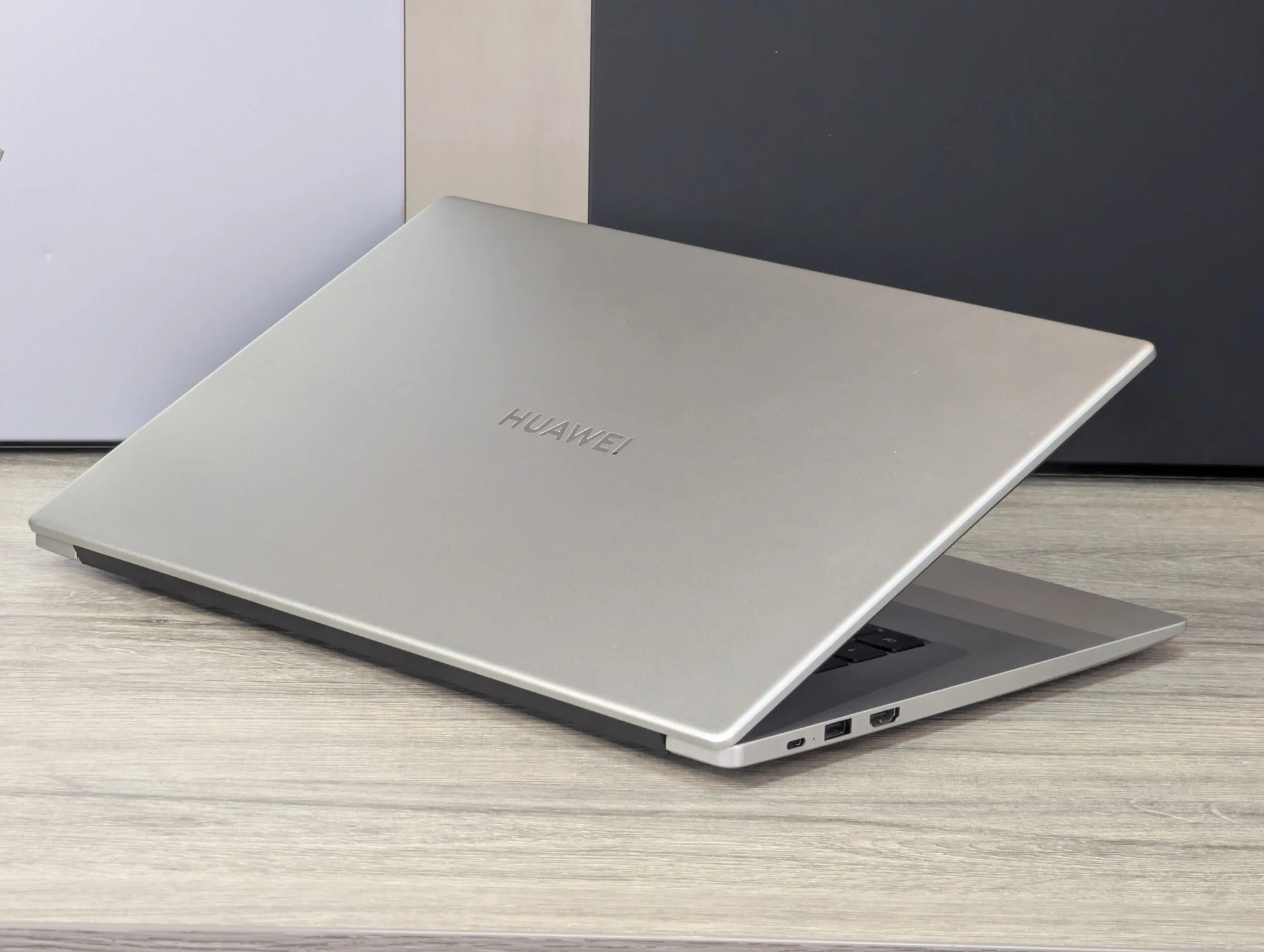 Honor MagicBook D 15 | AMD Ryzen 5 3500U | 8GB | 256GB | Radeon Vega 8 | 15.6″ Full HD IPS — miniatură 12