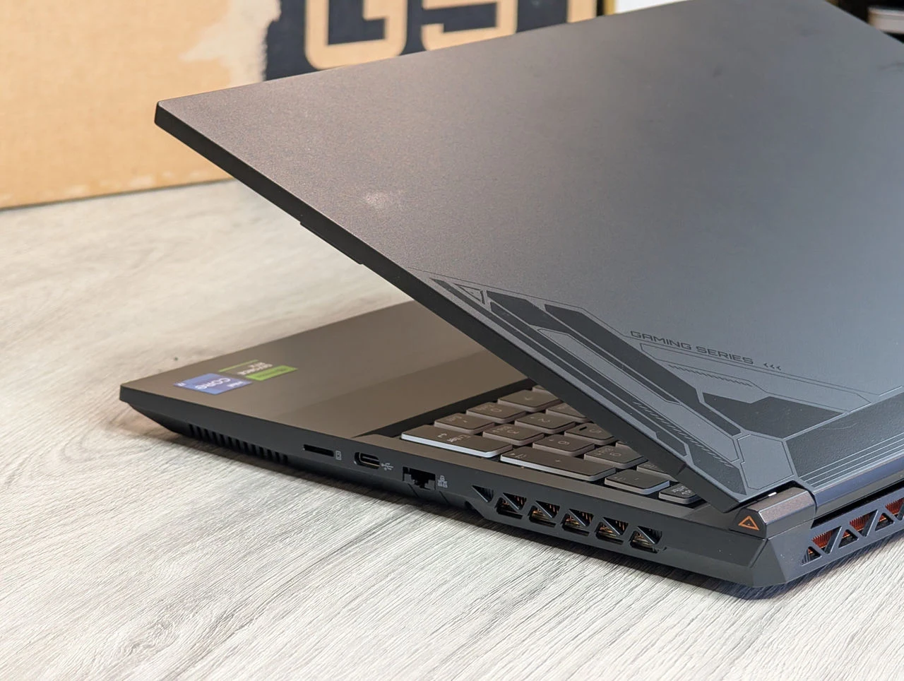 Gigabyte G5 | i7-13620H | 16GB | 1TB | RTX 4050 | 15.6″ 144Hz | Grade B- — миниатюра 13