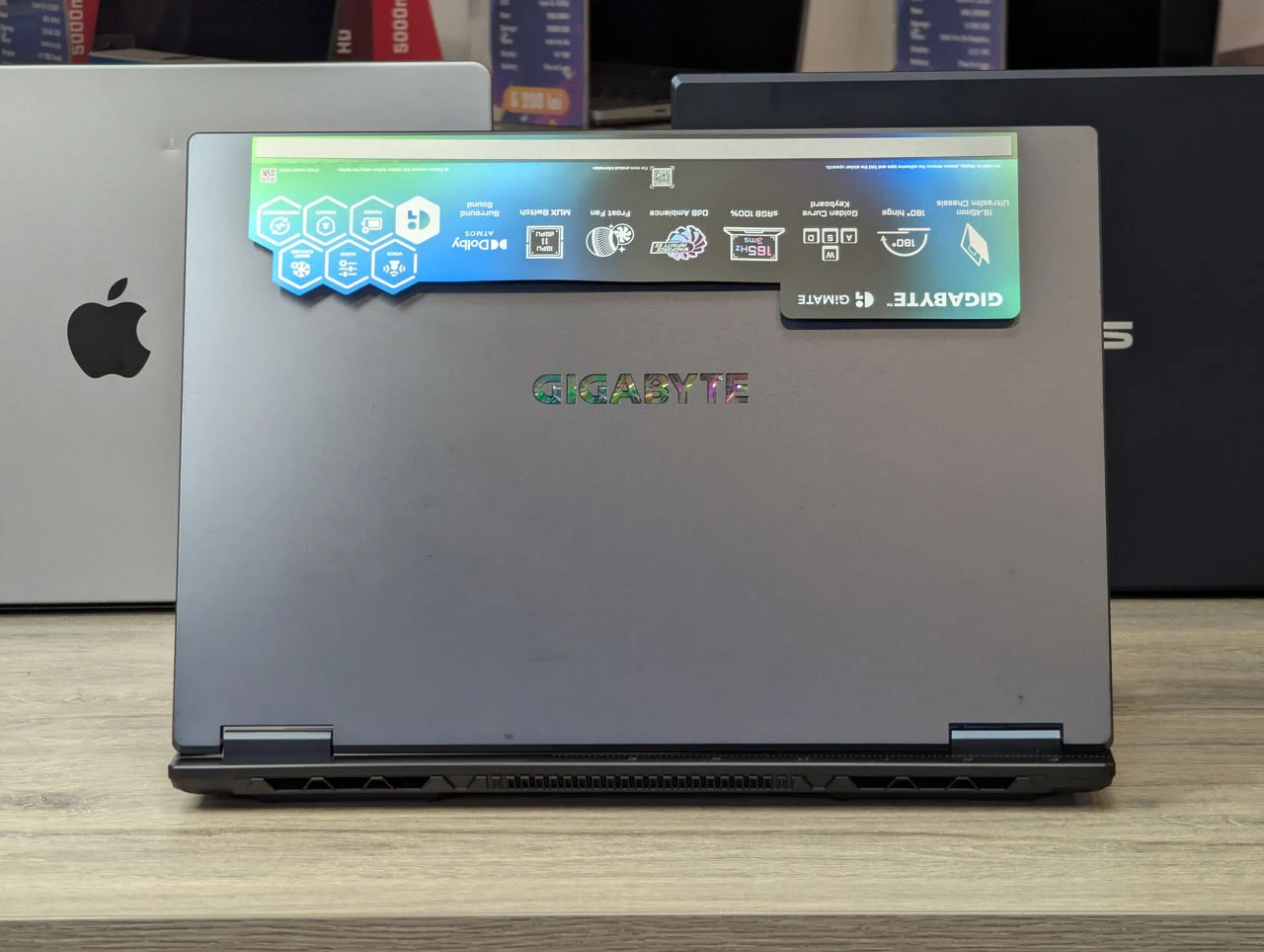 Gigabyte A16 | Core 7 240H | 32GB | 1TB | RTX 5070 Ti | 16.0″ 2.5K 165Hz — miniatură 6