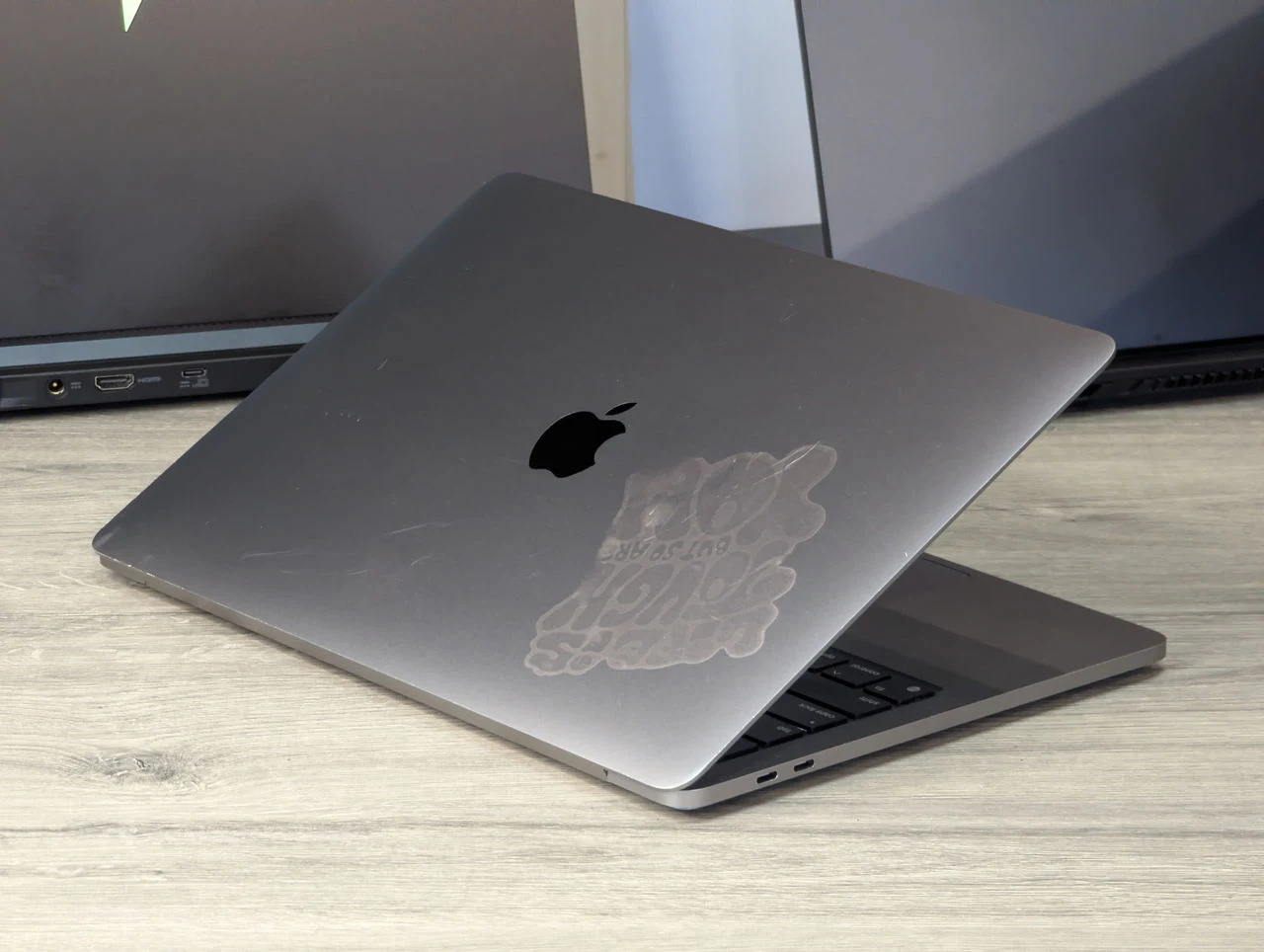 Apple MacBook Pro 13 M1 (2020) | M1 | 16GB Ram | 256GB | 13.3″ — miniatură 10