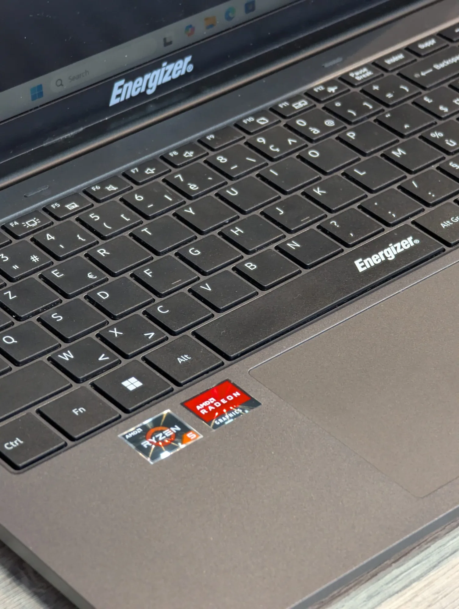 Nou! Energizer L15 | Ryzen 5 3500U | 16GB | 512GB | Radeon Vega 8 | 15.6″ — miniatură 13
