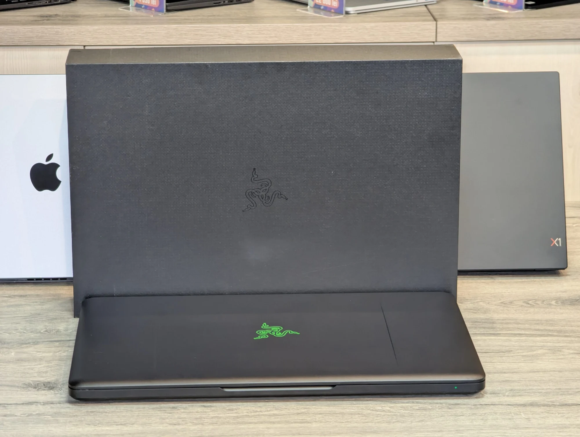 Nou! Razer Blade Pro 17 | i7-7700HQ | 16GB | 256GB SSD + 2TB HDD | GTX 1060 6GB | 17.3″ Full HD — miniatură 3