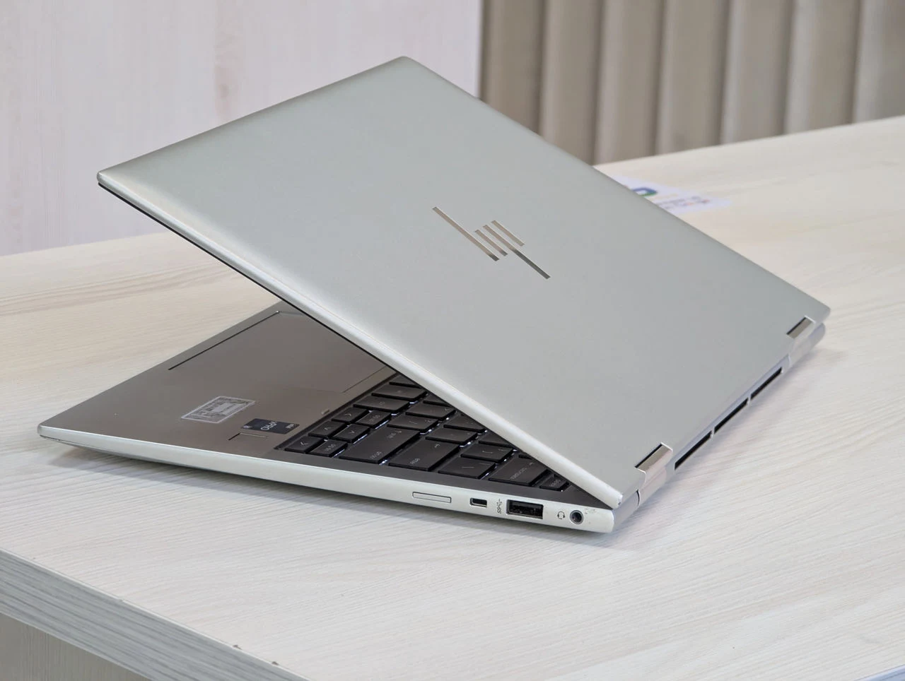 HP Elite x360 830 G9 | i5 1245U | 16GB | 256GB | Intel Iris Xe | 13.3″ WUXGA Touch — miniatură 9