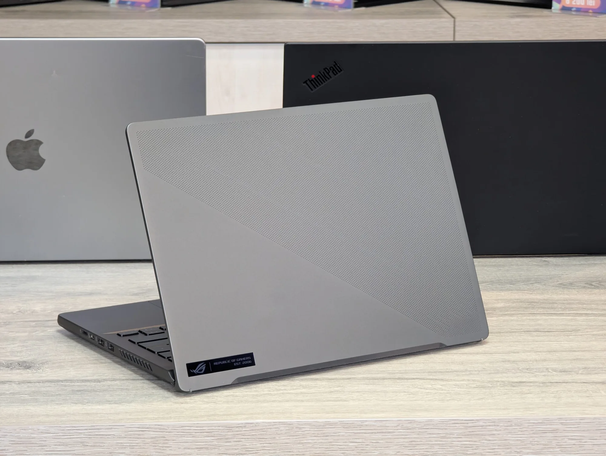 ASUS ROG Zephyrus G14 | Ryzen 7 6800HS | 16GB | 512GB SSD | Radeon RX 6700S 8GB | 14.0″ 144Hz — miniatură 11