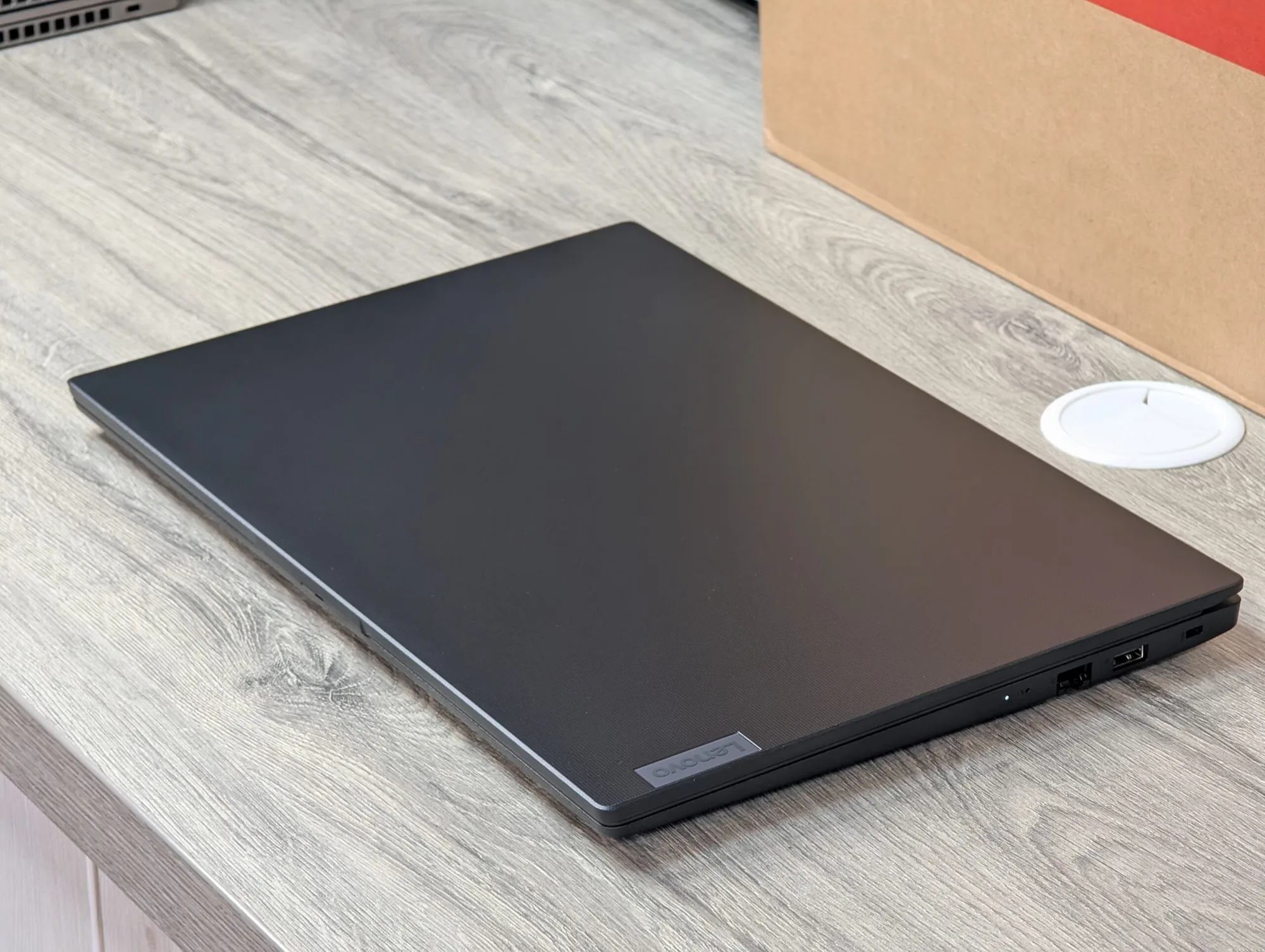 Nou! Lenovo V15 G4 IAH | i3 1315U | 16GB | 512GB | Intel UHD | 15.6″ FHD — miniatură 17