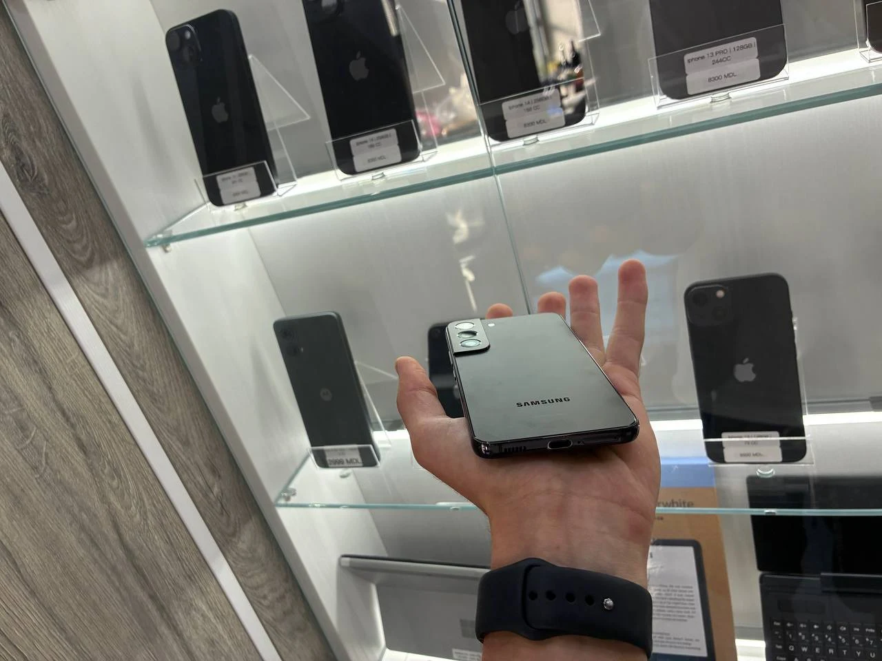 Samsung Galaxy S22 128GB Phantom Black | Snapdragon 8 Gen 1 | 8GB RAM | 6.1″ FHD+ AMOLED 120Hz | OIS 50MP — miniatură 3