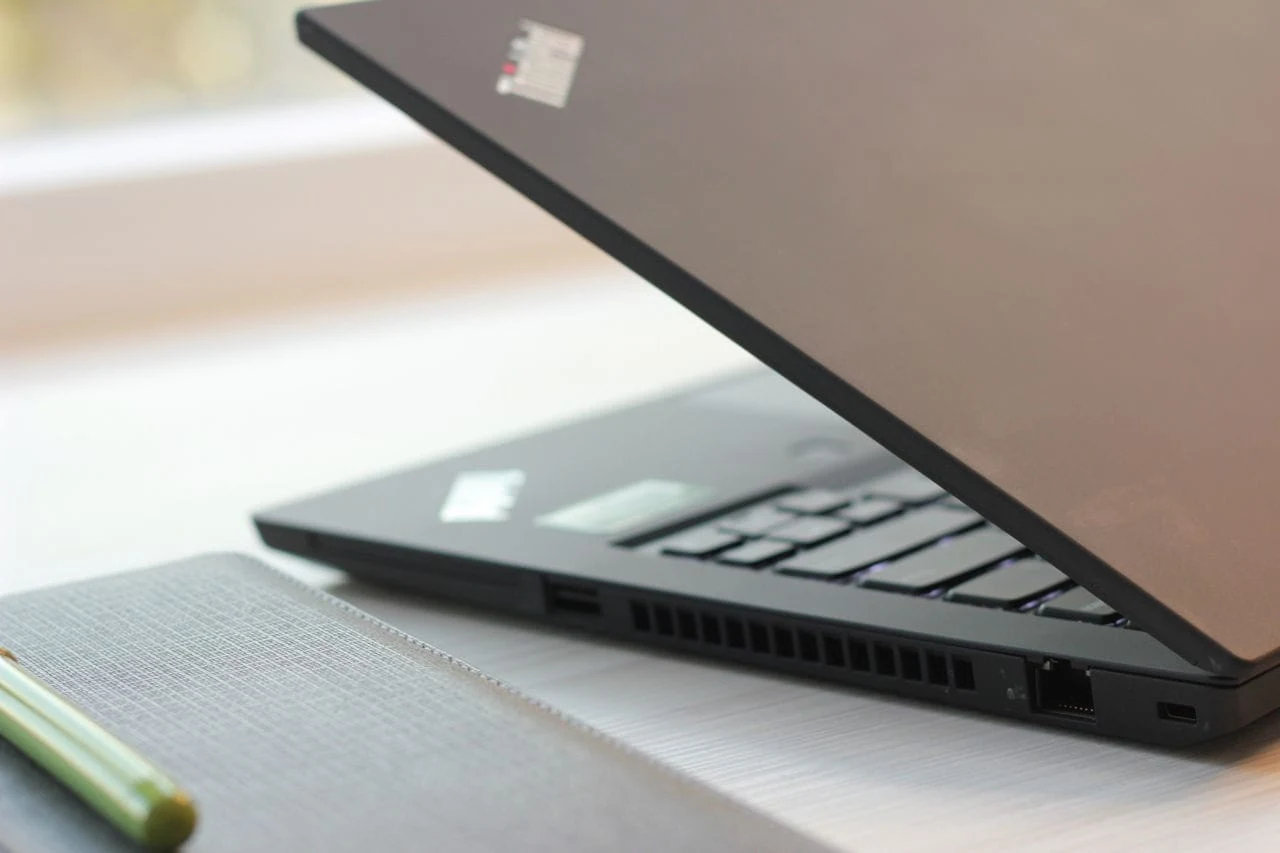 Lenovo ThinkPad T14s | i5 10210U | 16GB | 256GB | 14″ Touch — miniatură 12