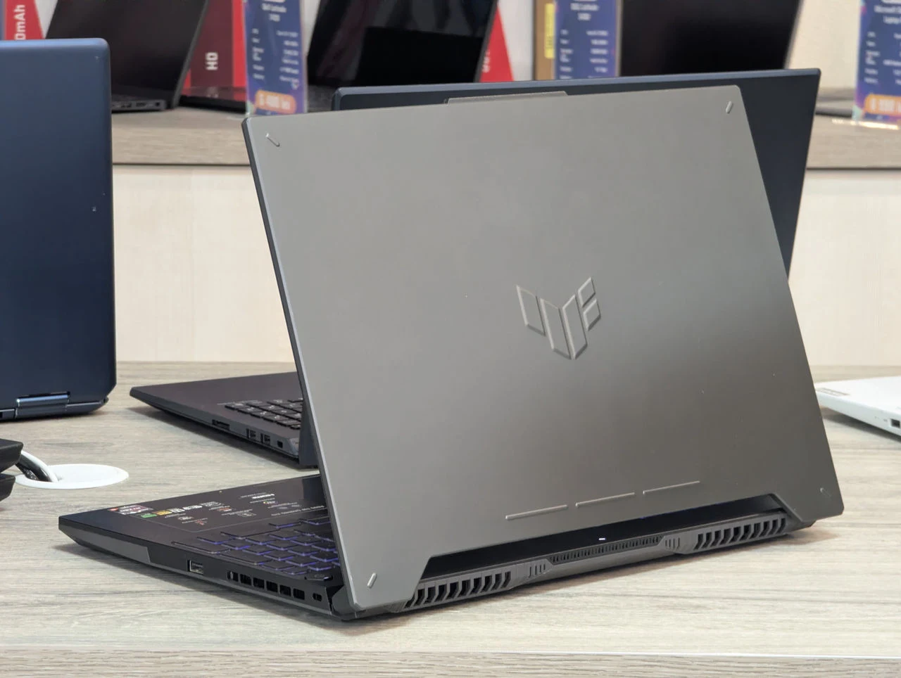 ASUS TUF Gaming A15 FA507NV | Ryzen 5 7535HS | 16GB DDR5 | 512GB | RTX 4060 | 15.6″ 144Hz — miniatură 7