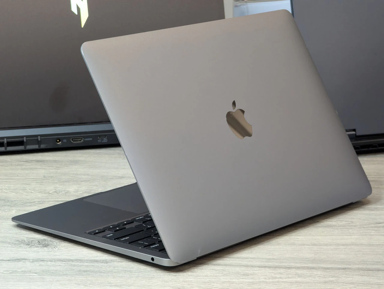 Apple MacBook Air (2020) | Apple M1 | 8GB Ram | 512GB | 13.3″ Retina — miniatură 8