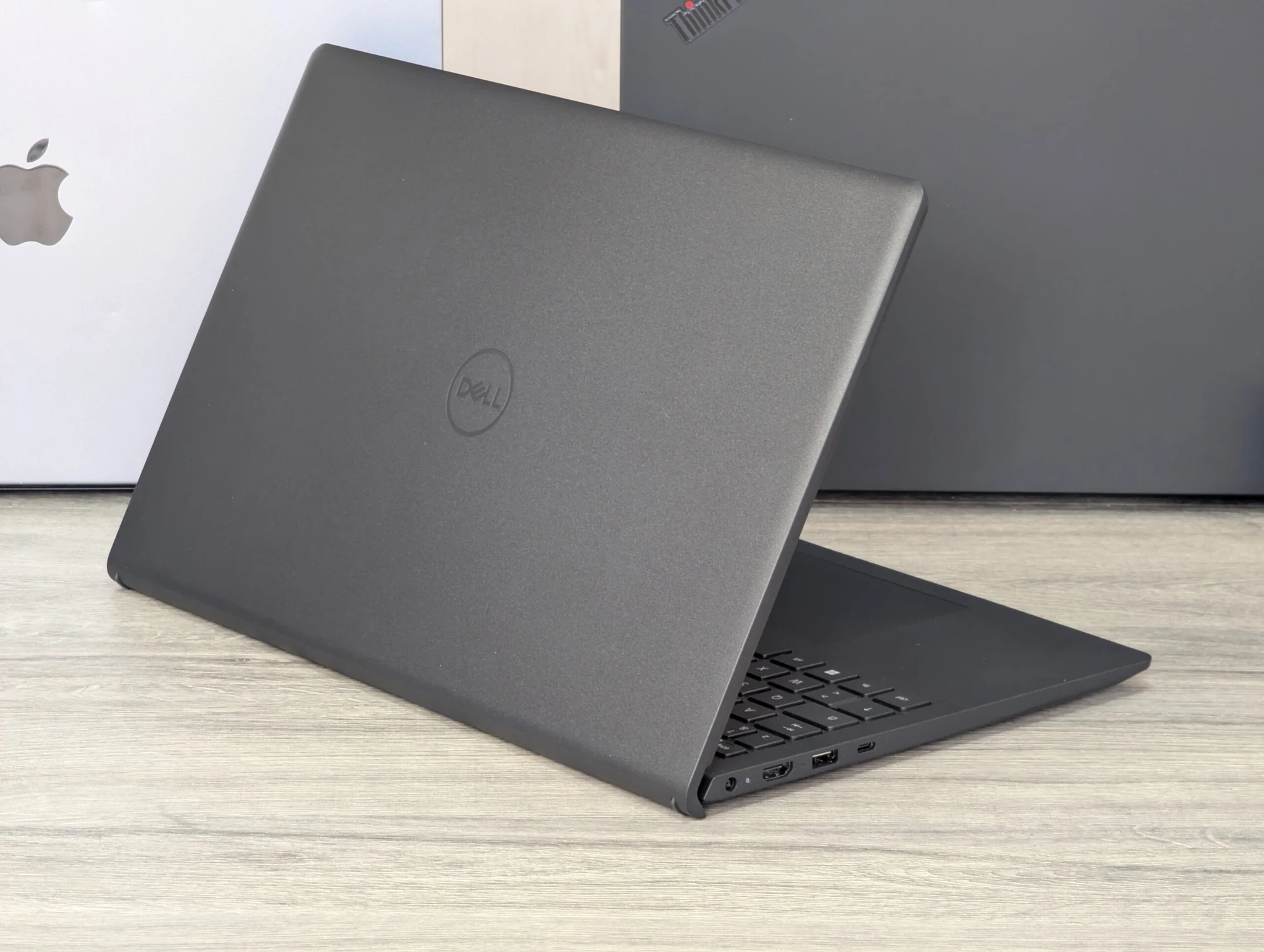 Dell 15 | AMD Ryzen 7 7730U | 16GB | 512GB SSD | AMD Radeon Graphics | 15.6″ Full HD 120Hz — miniatură 9
