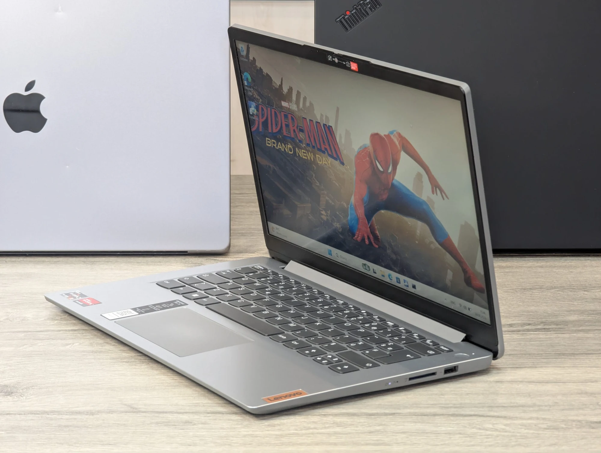 Ca nou! Lenovo IdeaPad | AMD Ryzen 3 7320U | 8GB DDR5 | 256GB SSD | AMD Radeon 610M | 14.0″ Full HD — miniatură 5