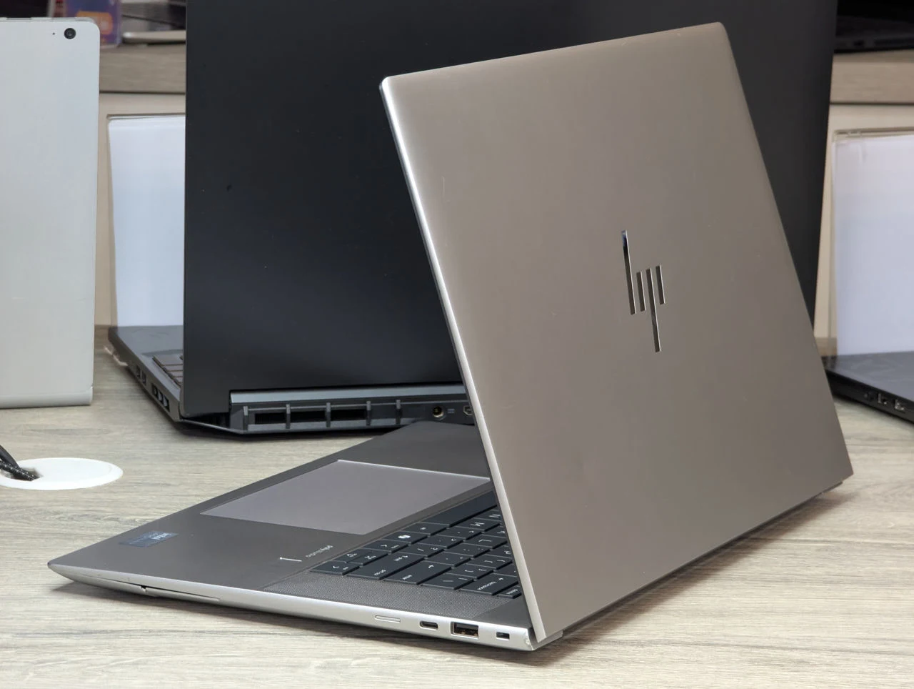 HP ZBook Studio 16 G11 | Intel Core Ultra 7 165H | 16GB DDR5 | 1TB SSD | RTX 2000 Ada — miniatură 7