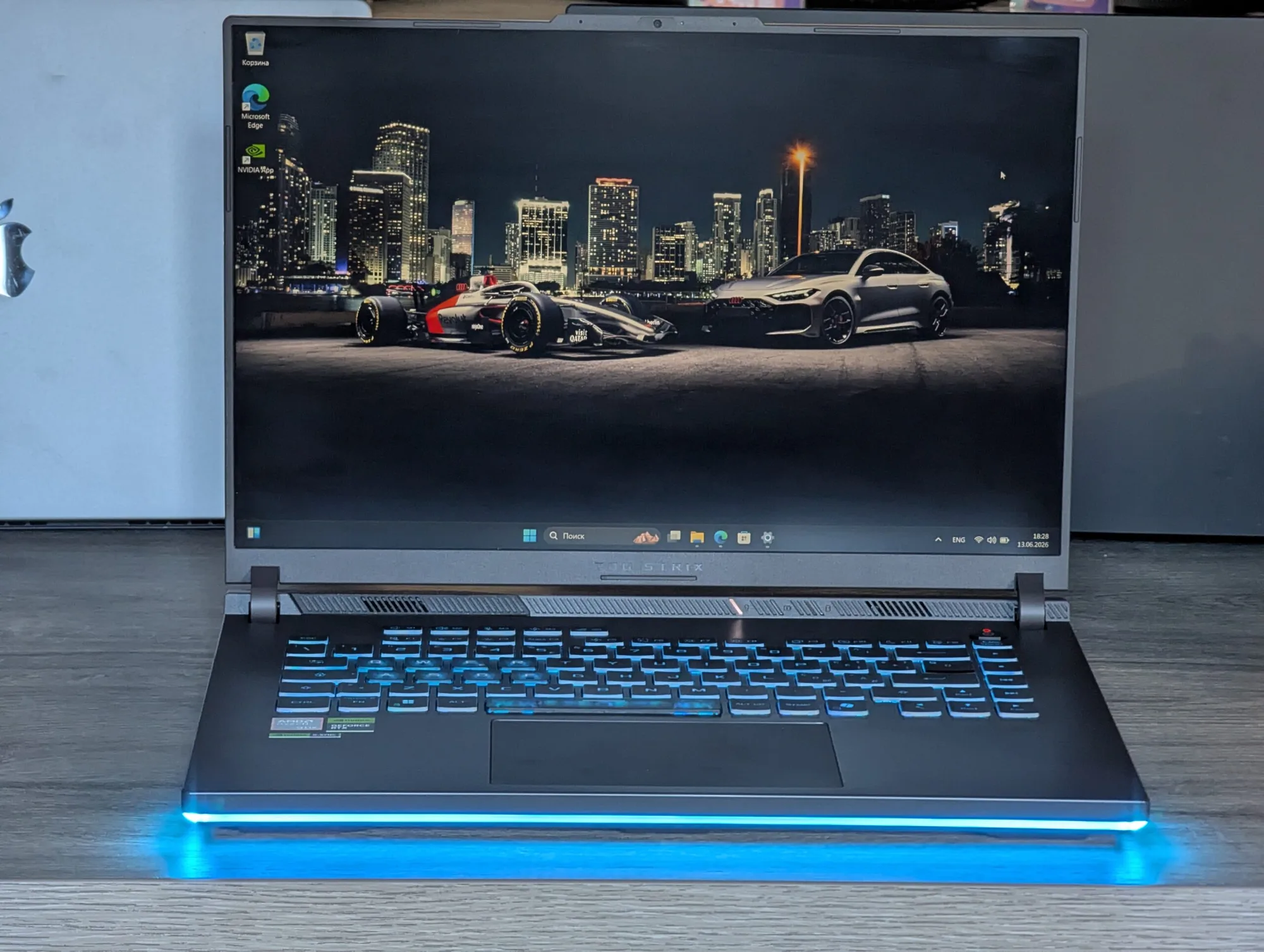 ASUS ROG Strix G16 | Ryzen 9 8940HX | 32GB | 2TB | RTX 5070 | 16.0″ 240Hz — miniatură 4