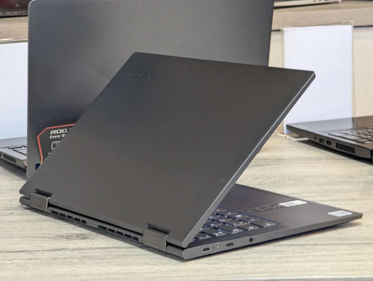 Lenovo Yoga C740-14 | Intel Core i5-10210U | 8GB RAM | 256GB SSD | 14.0″ Touch 2-in-1 — miniatură 11