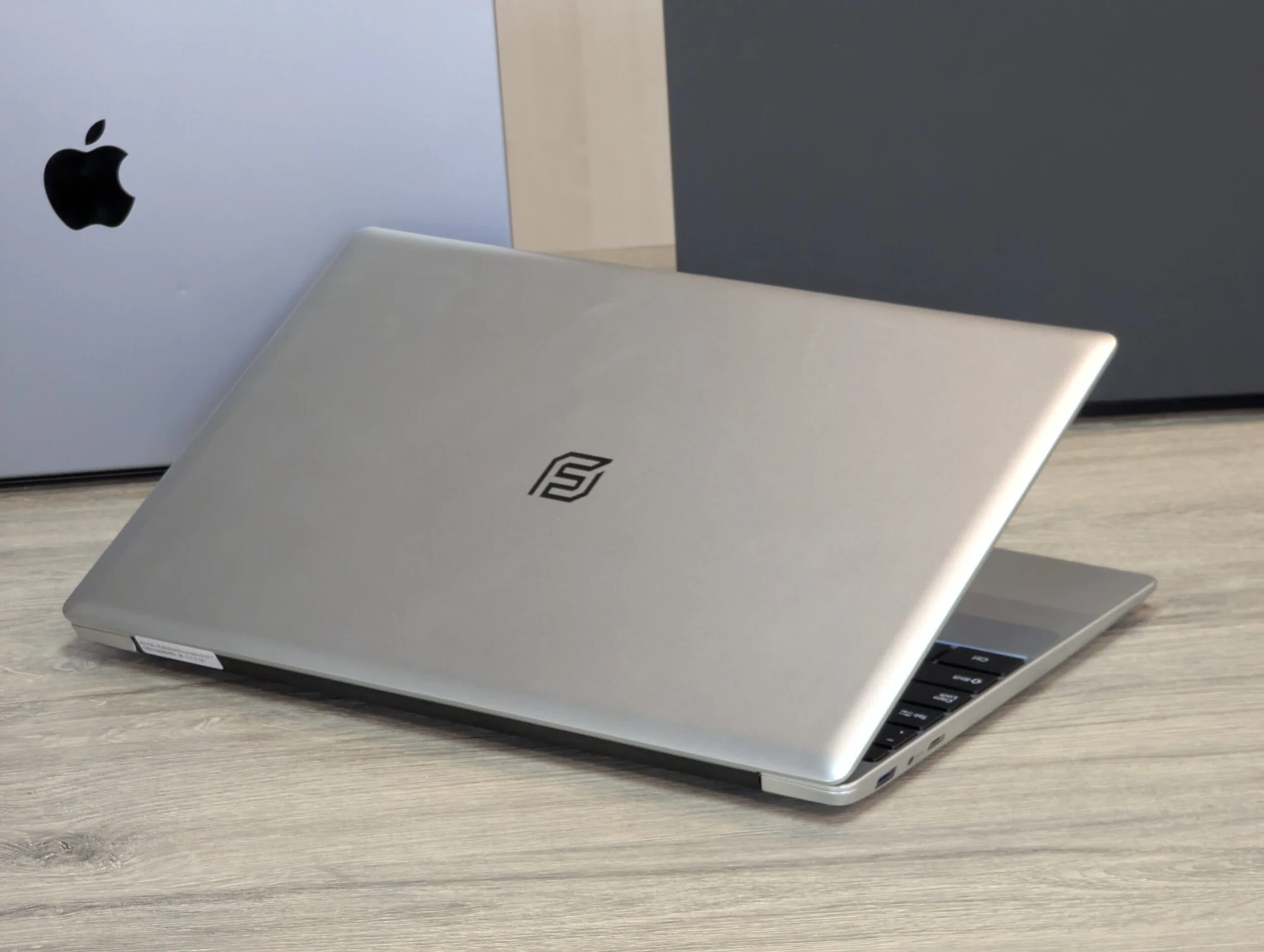 Nou! VenBook 16.0″ | Intel Celeron N4000 | 8GB RAM | 256GB SSD | Intel UHD 600 | Windows 11 Pro — miniatură 9