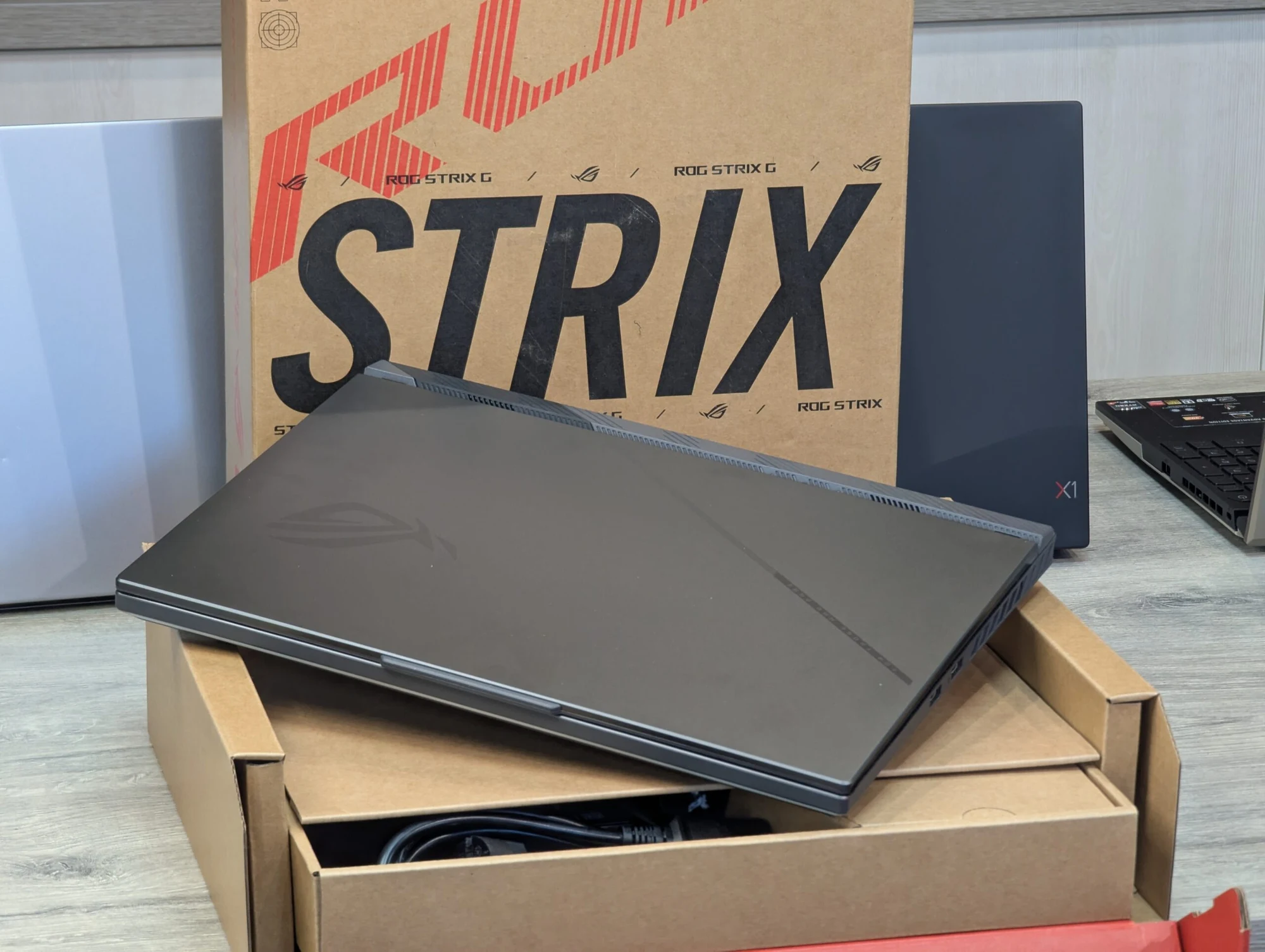 ASUS ROG Strix G16 | Ryzen 9 8940HX | 32GB | 2TB | RTX 5070 | 16.0″ 240Hz — miniatură 18