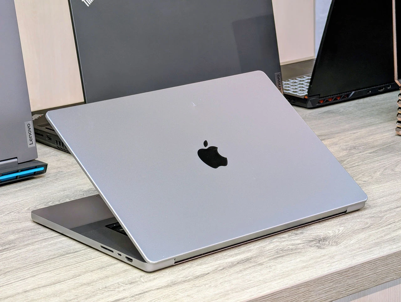 Apple MacBook Pro 16″ 2021 | M1 Pro | 16GB | 512GB | 16.2″ Liquid Retina XDR — miniatură 14