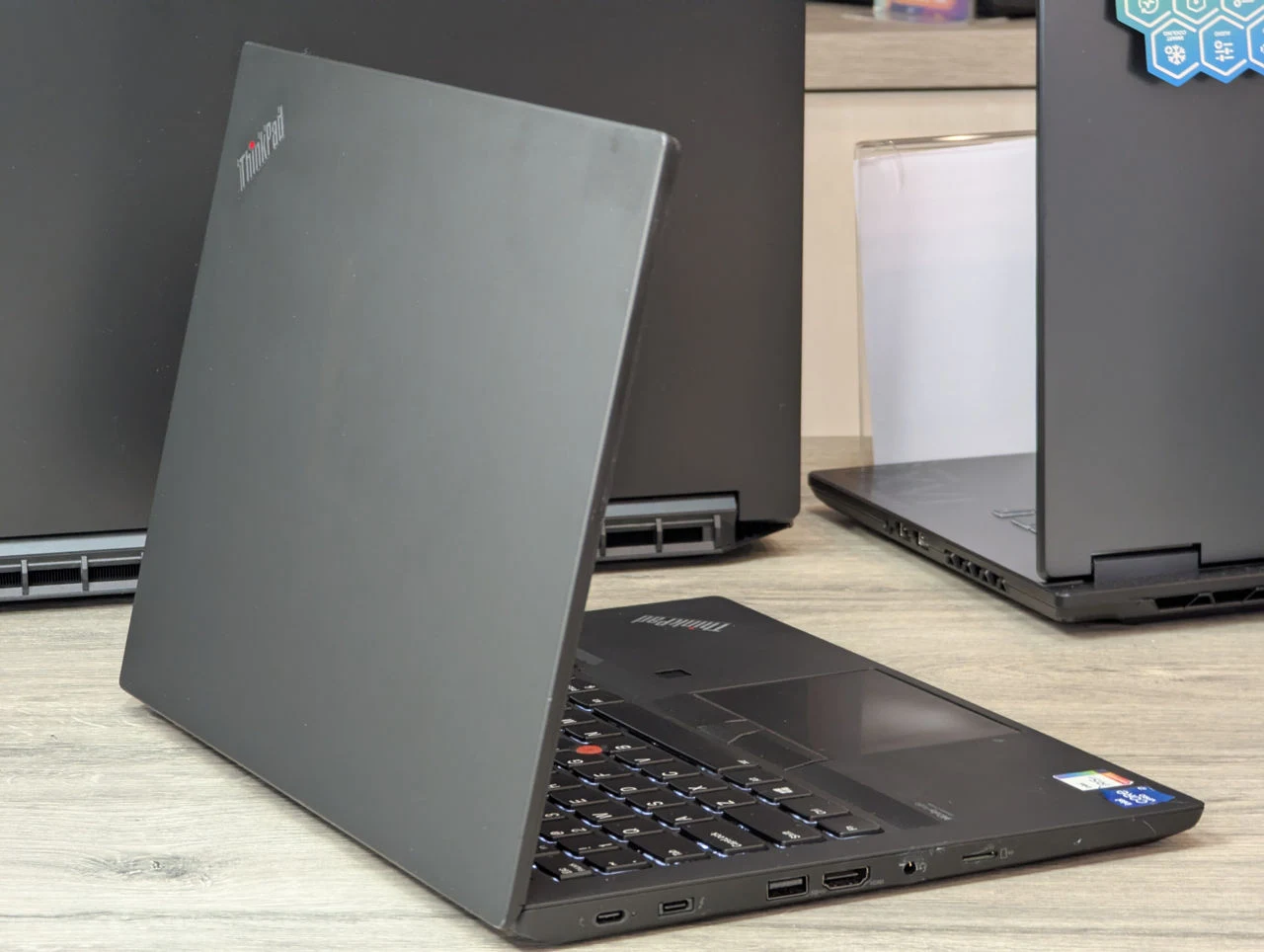 Lenovo ThinkPad T14 Gen 2 | Touchscreen | Intel Core i7-1185G7 | 16GB RAM | 256GB | 4G Module | 14.0″ FHD IPS — miniatură 8